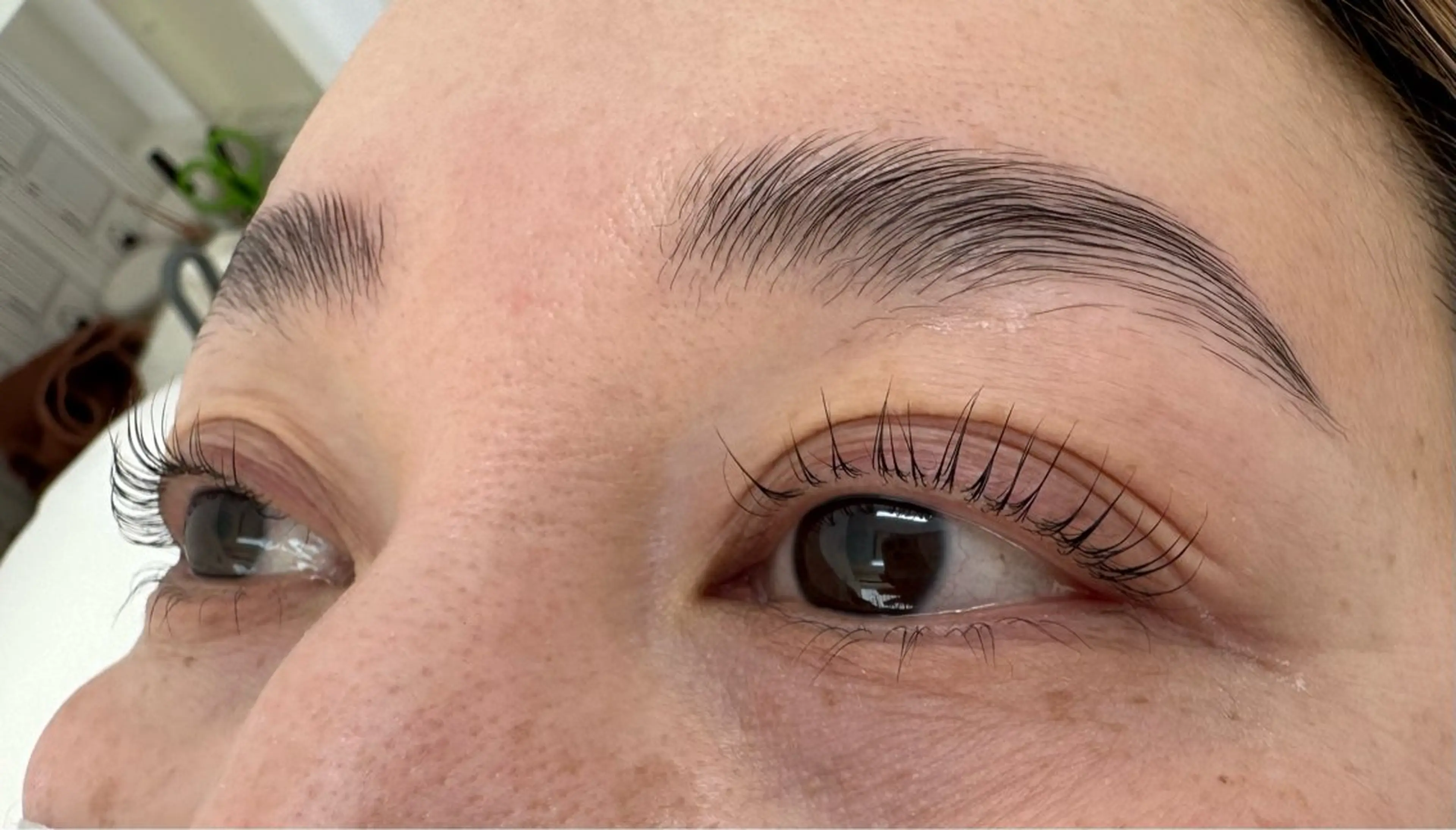 アイブロウ ハリウッドブロウリフト Eyelash Nailsalon Neo beauty【ネオビューティー】上本町店所属・Neo beautyのマツエク・マツパデザイン