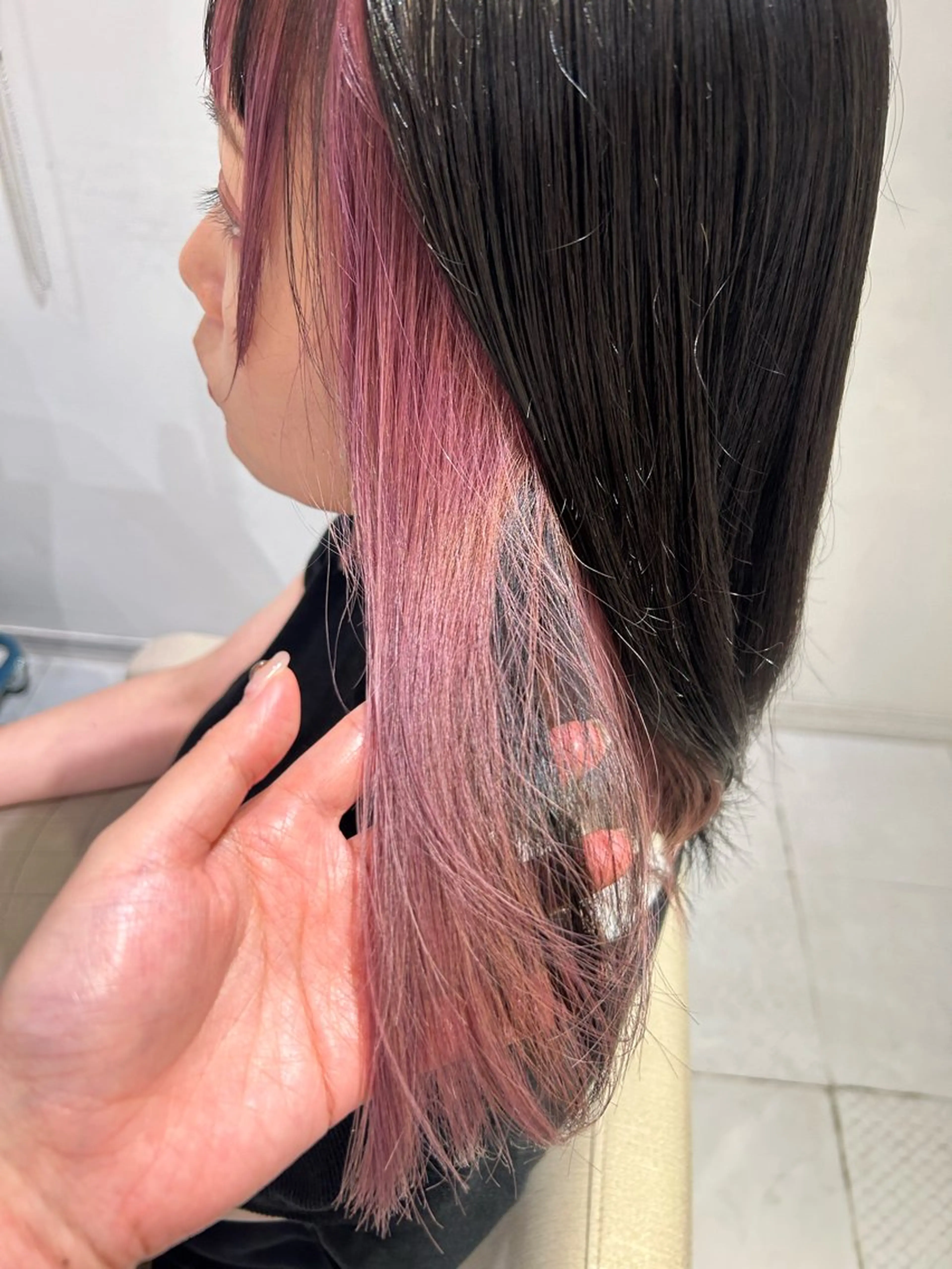 ミディアム カラー ピンクカラー ヘアカラー レイヤー/お顔まわり 暖色カラー🍑Amiのヘアスタイル