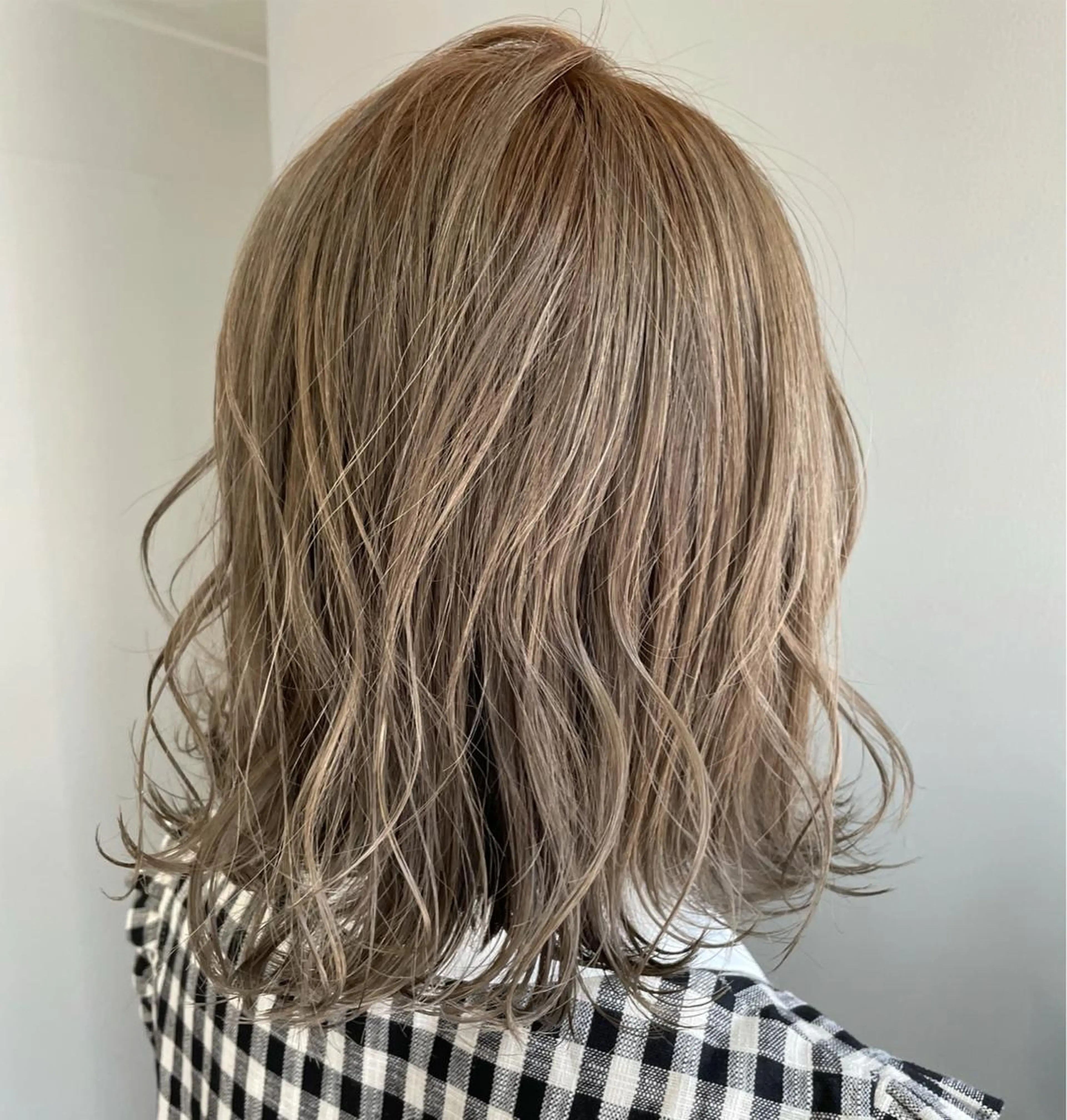 ミディアム カラー ヘアカラー HAIR&MAKE.sia所属・心斎橋ボブ 好原良真のヘアスタイル