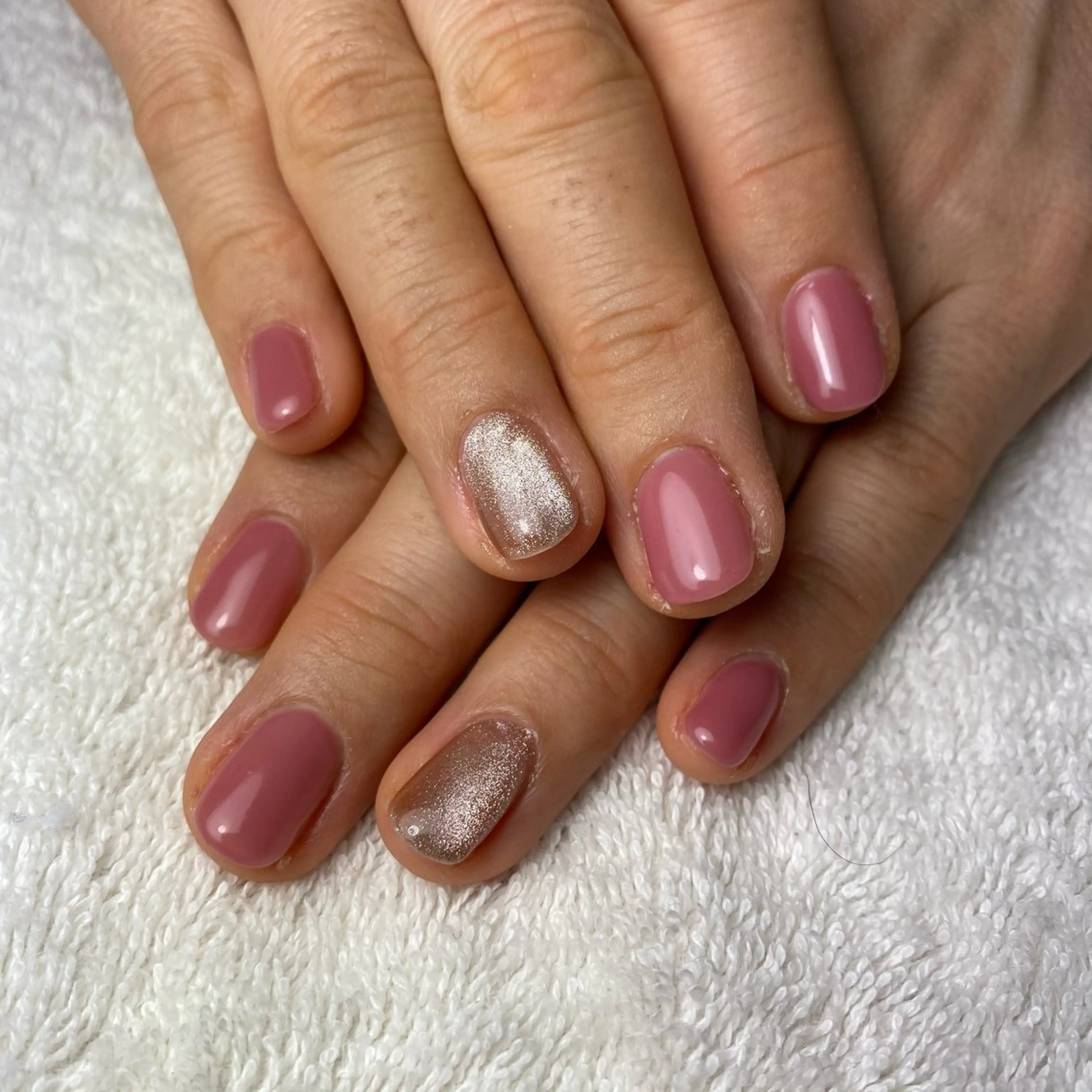 ネイル マグネットネイル ピンク ハンドネイル COCO+所属・COCO +のエステ・リラクイメージ