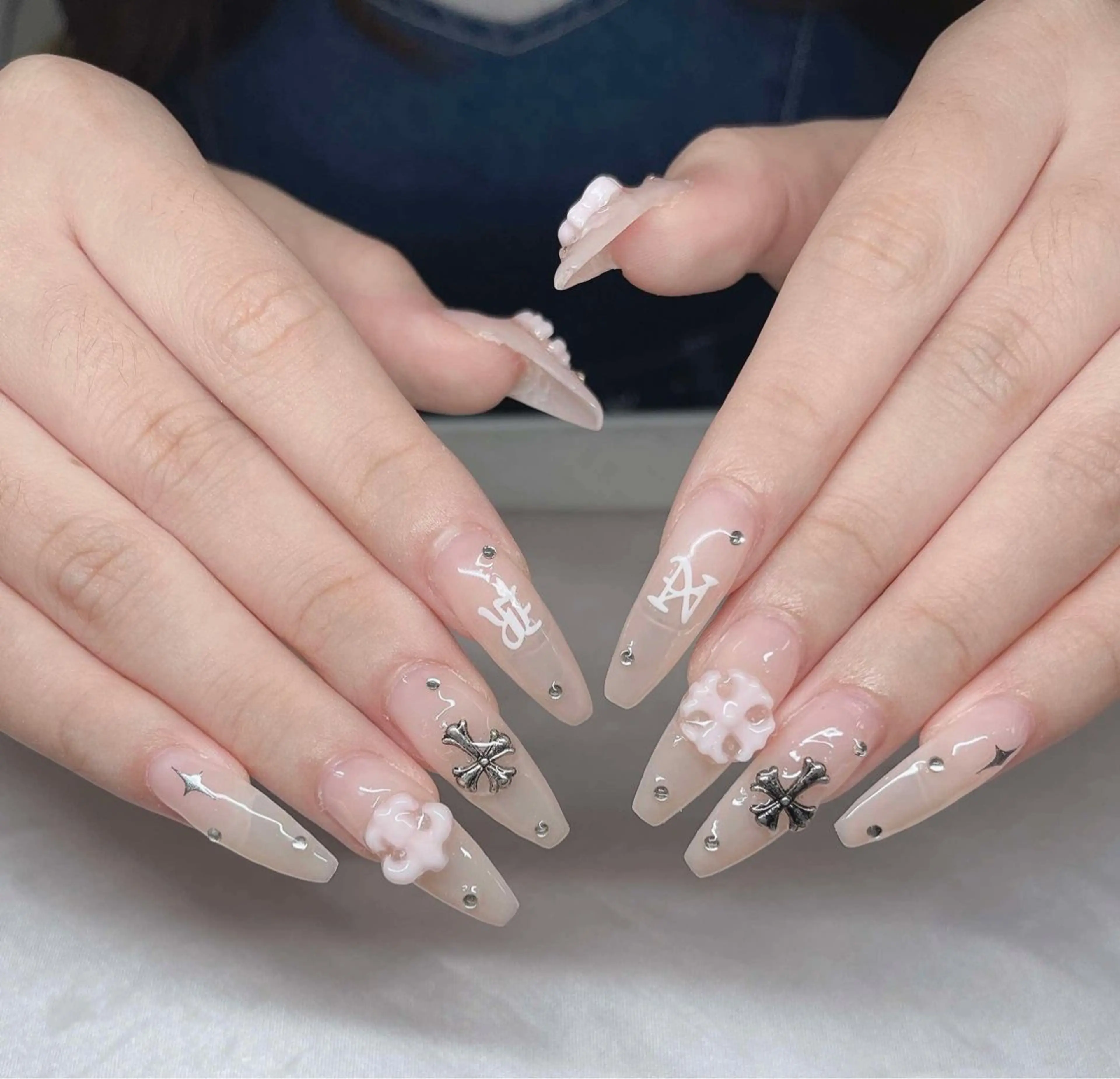 ネイル 長さ出し グラデーション 卒業式 キラキラネイル マグネットネイル ハンドネイル Lee Nailsのネイルデザイン