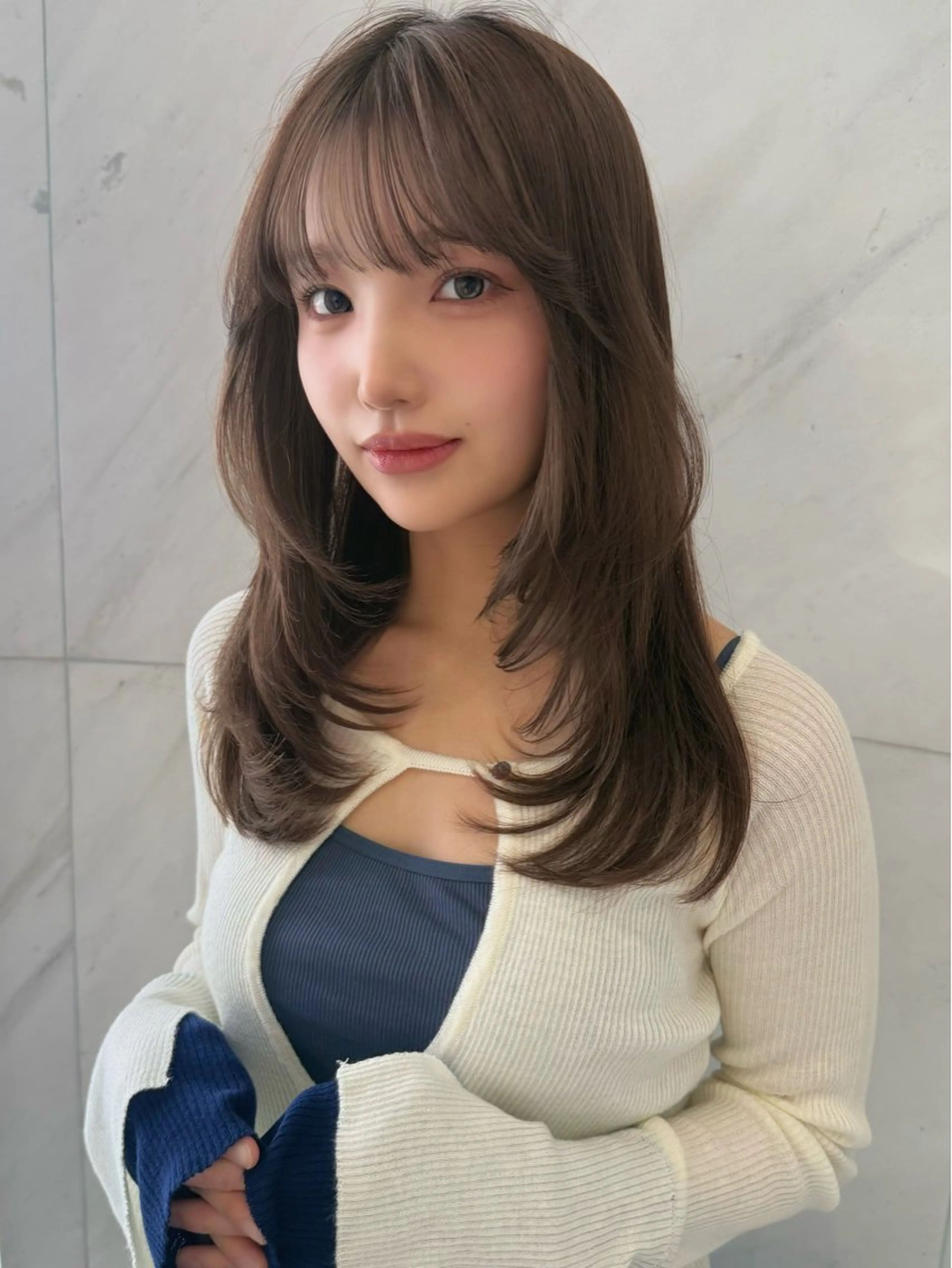 ミディアム レイヤーカット 小顔カット SIGN shibuya所属・小湊 柊花のヘアスタイル