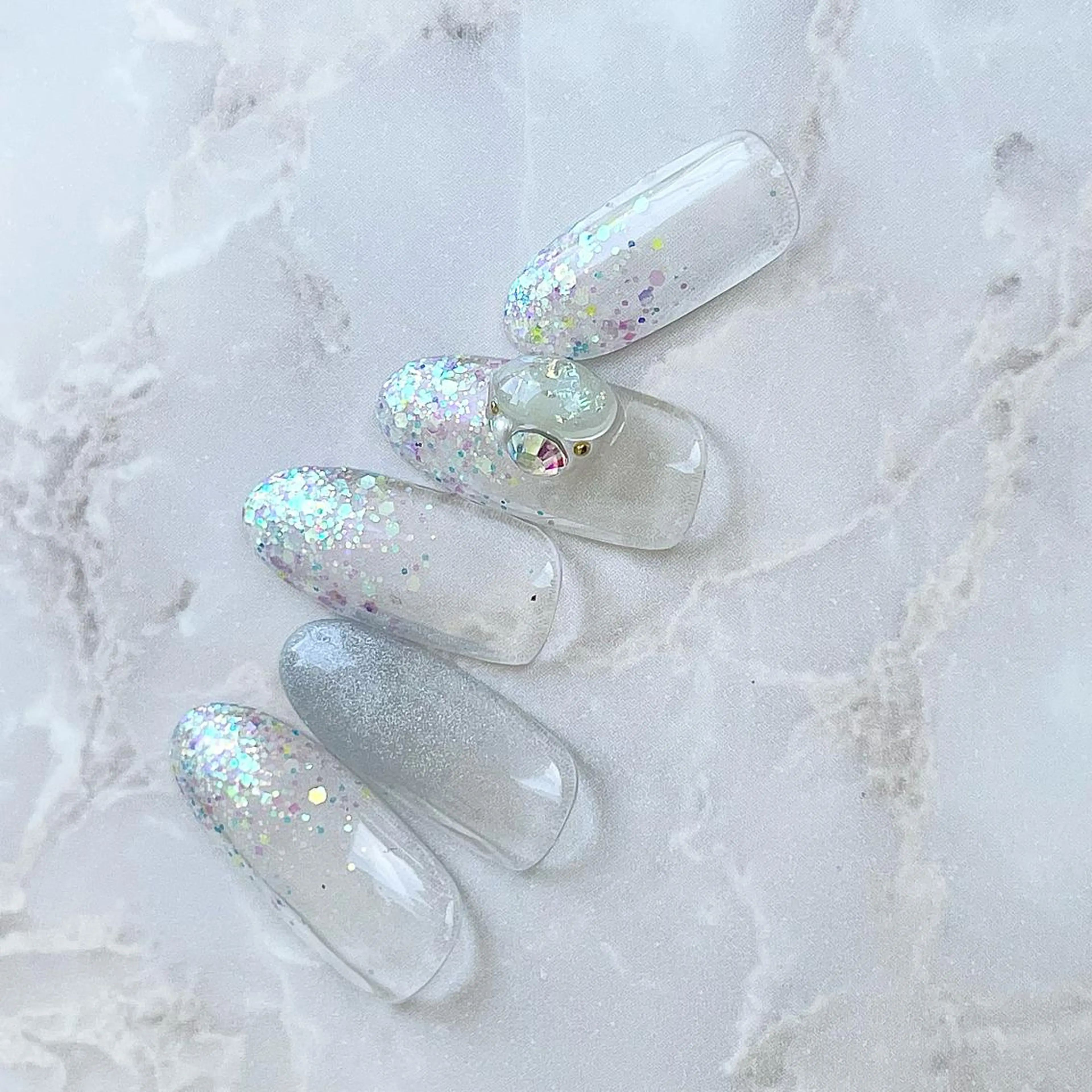 ネイル グラデーション ラメ(グリッター) マグネットネイル シンプルネイル ハンドネイル ハンドケア atelier yu's nail所属・atelier yu's nailのネイルデザイン