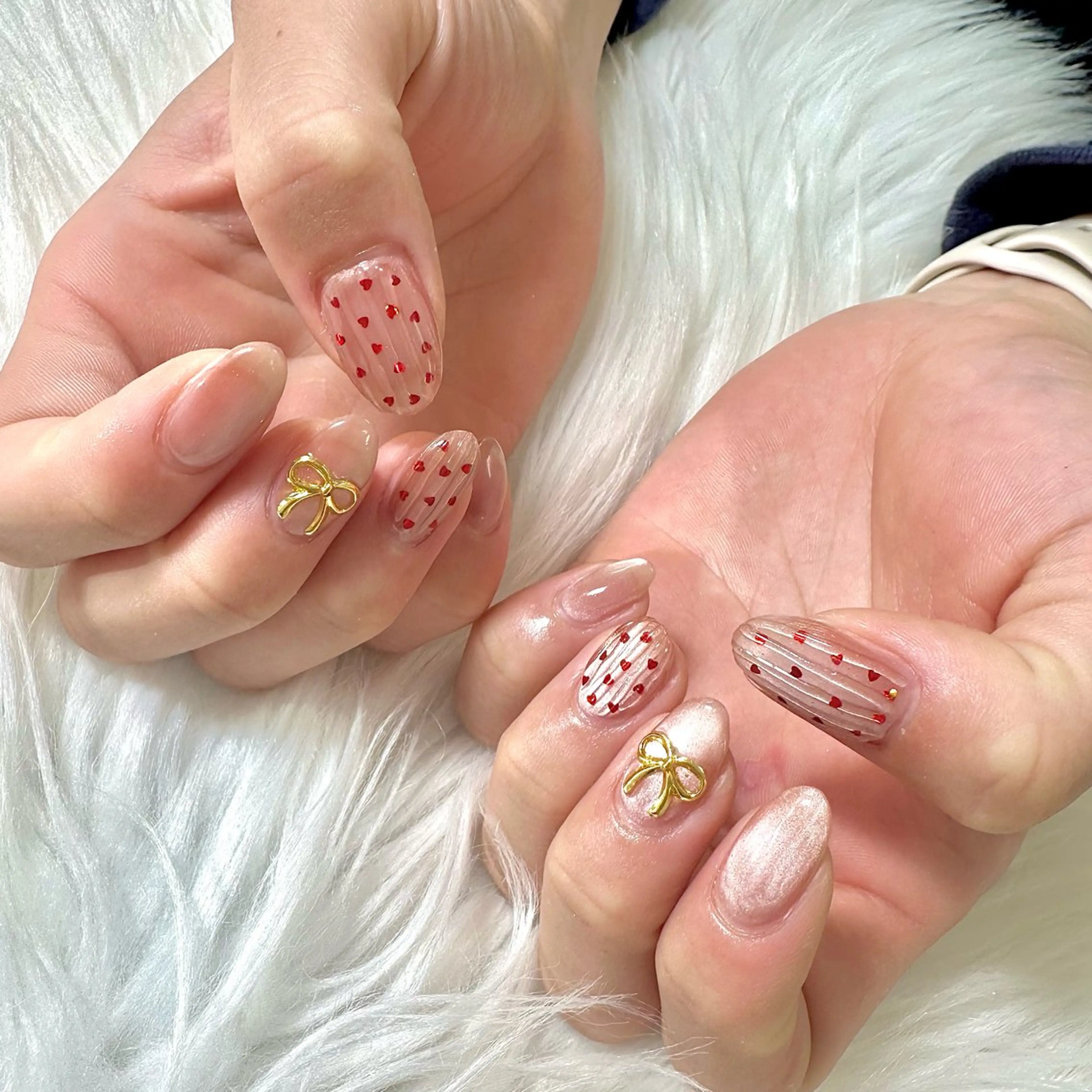ネイル アートネイル ゴールド ハート マグネットネイル リボン ハンドネイル はあとねいる Reinaのネイルデザイン