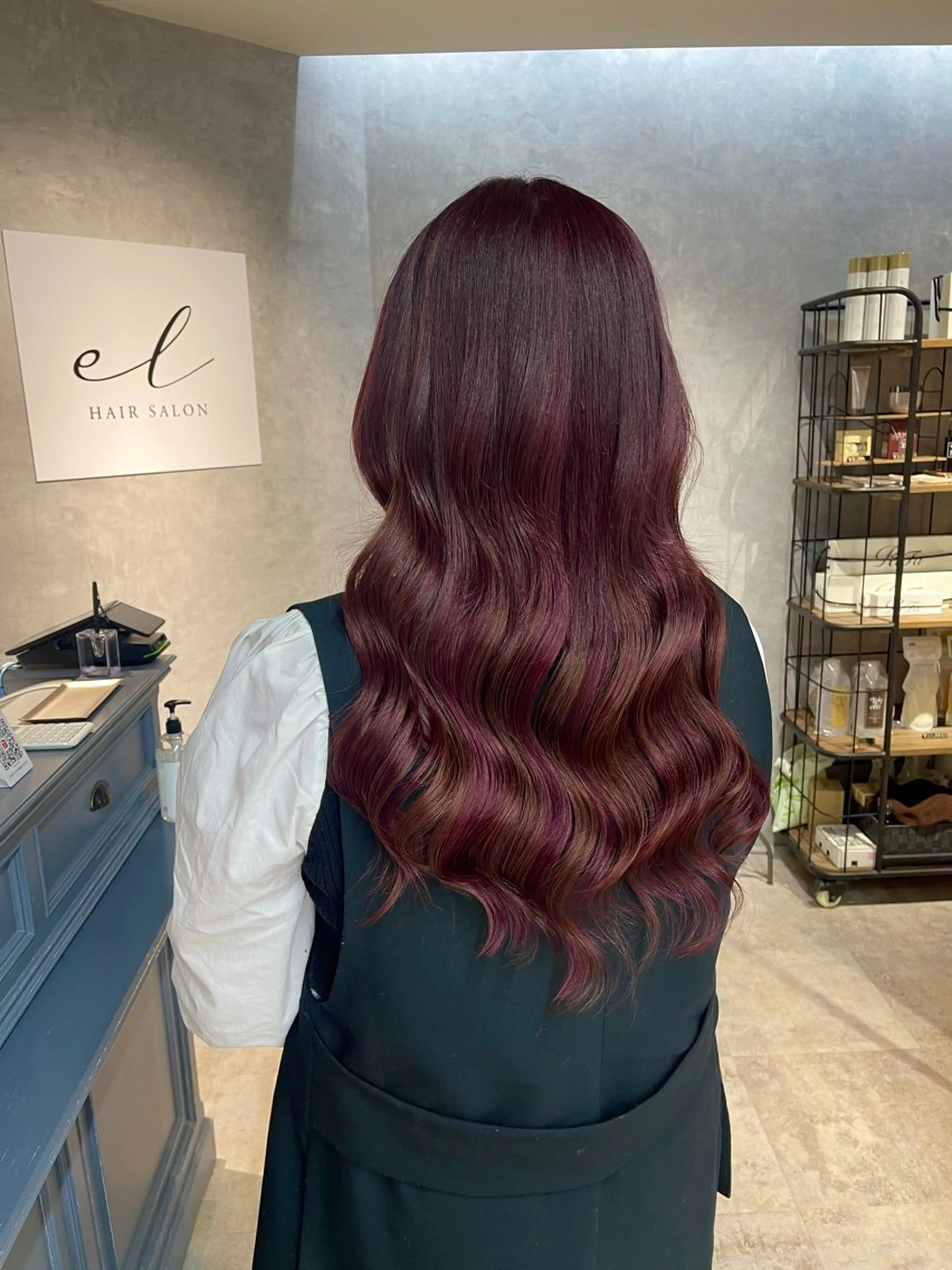 ロング カラー ブリーチ ケアブリーチ ヘアカラー エクステ オフホワイトアンドなんば所属・福西 洋斗のヘアスタイル