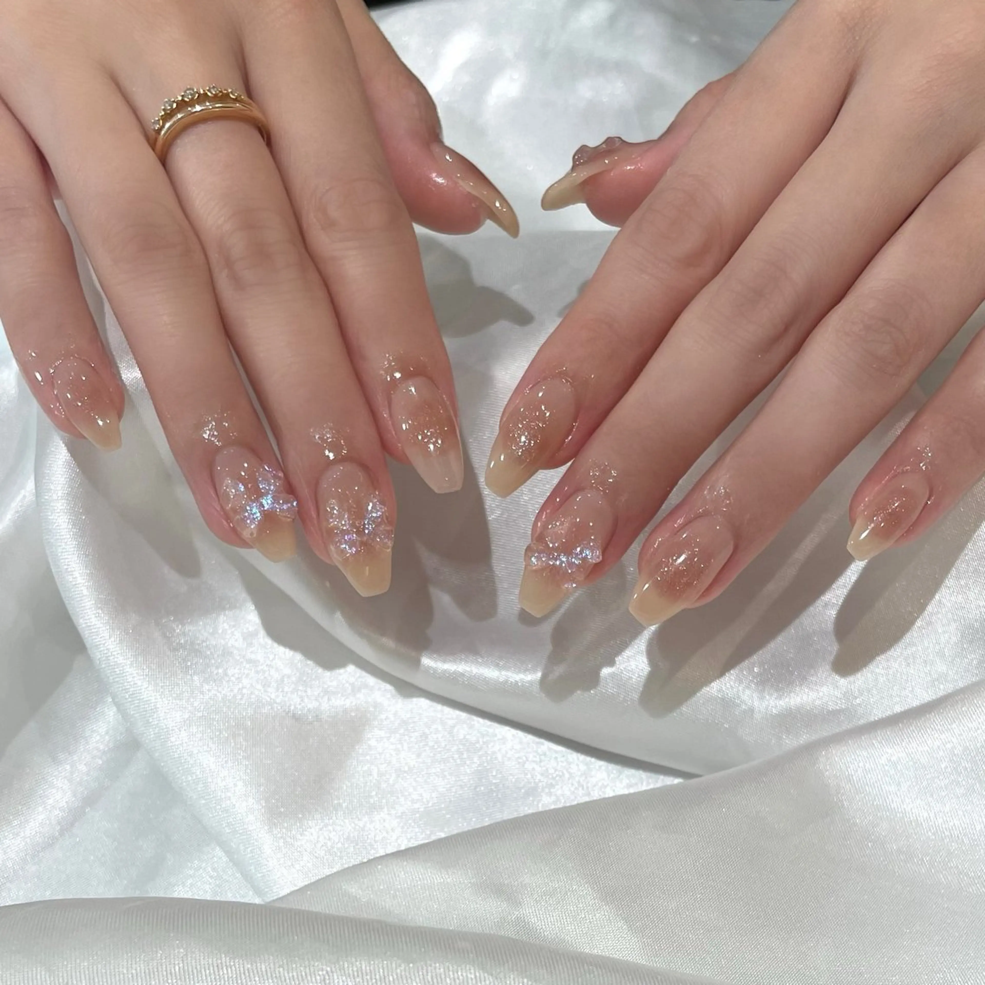 ネイル チークネイル ジェルネイル パラジェル ストーンネイル ハンドネイル 細矢 咲花のネイルデザイン