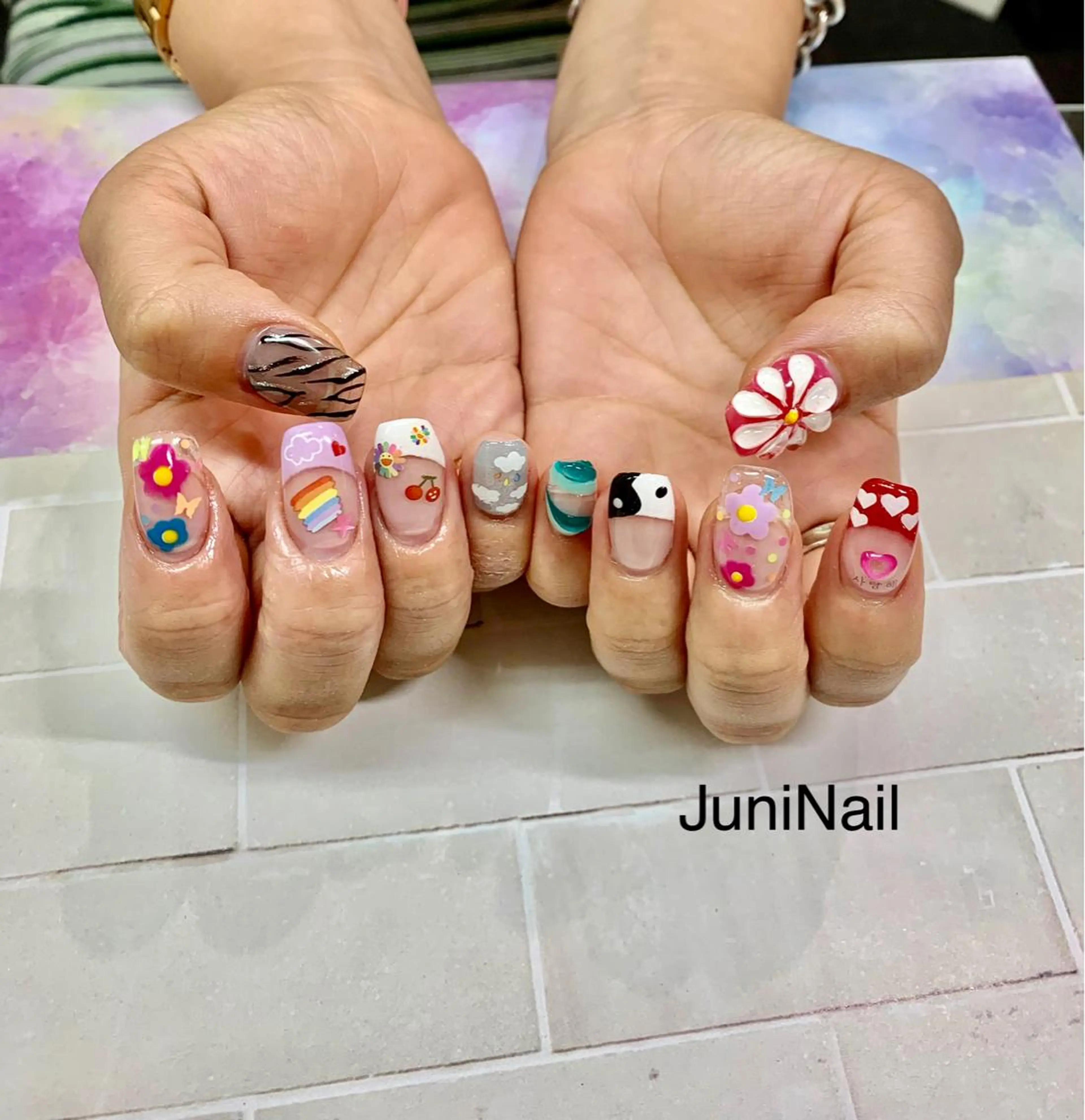 ネイル オーロラネイル クリアネイル フラッシュネイル フレンチネイル 氷ネイル・うるうるネイル ハンドネイル JuniNail 주니네일🇰🇷suのネイルデザイン