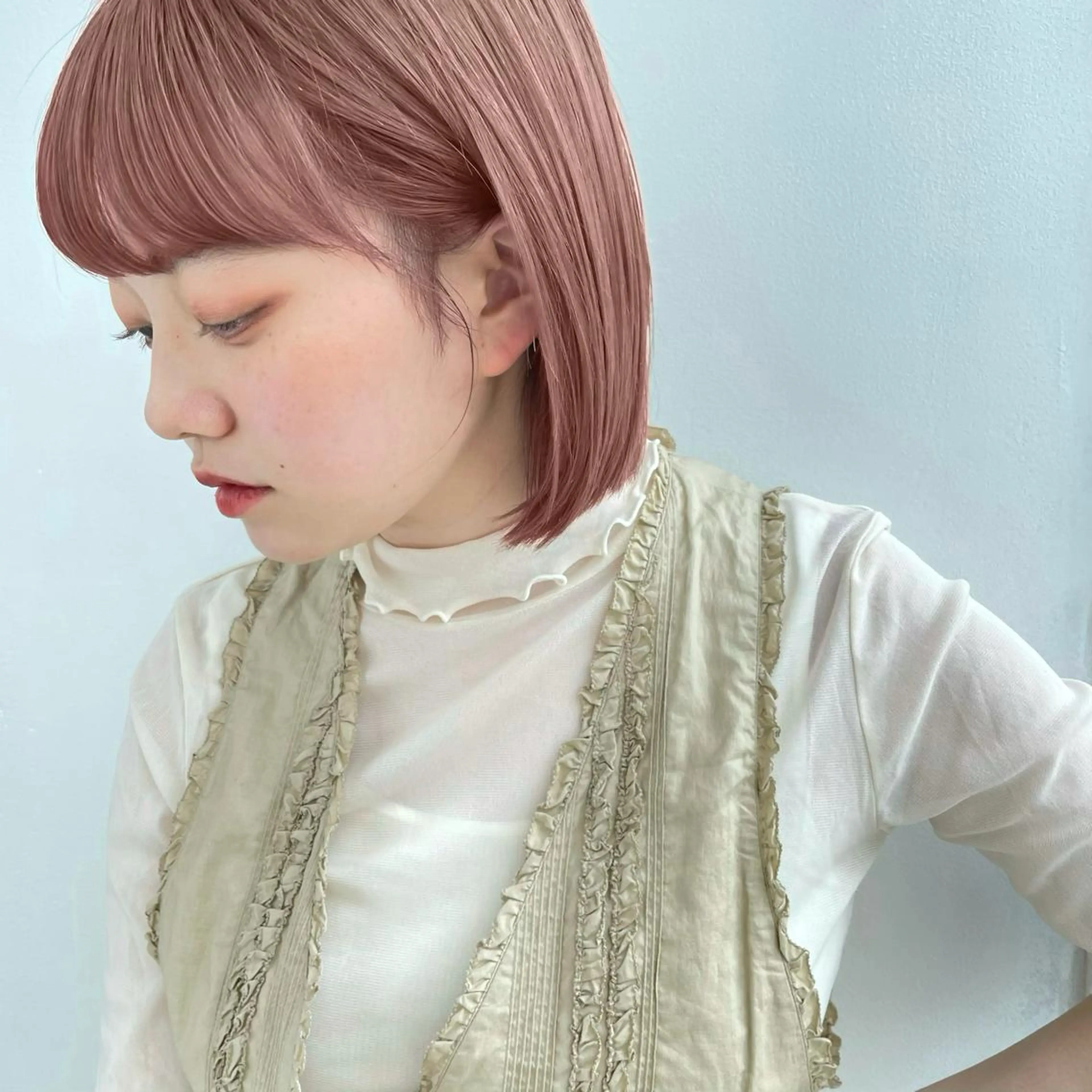 ミディアム カラー ヘアアレンジ ネイル マツエク・マツパ オレンジピンク 【柔らか透明感✨/ 似合せ前髪】大石葉月のヘアスタイル