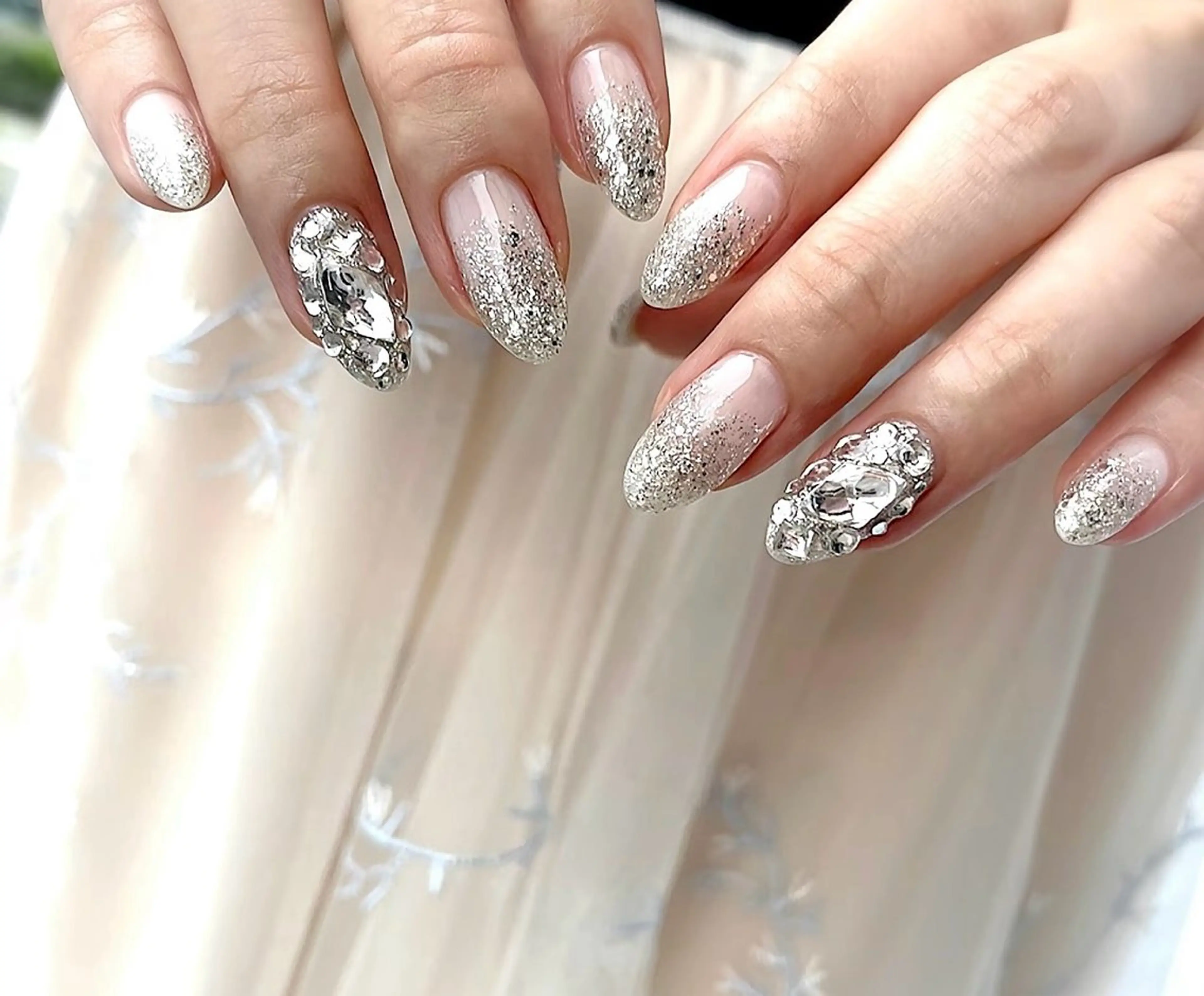 ネイル ハンドネイル ハンドケア モナ& あきのネイルデザイン