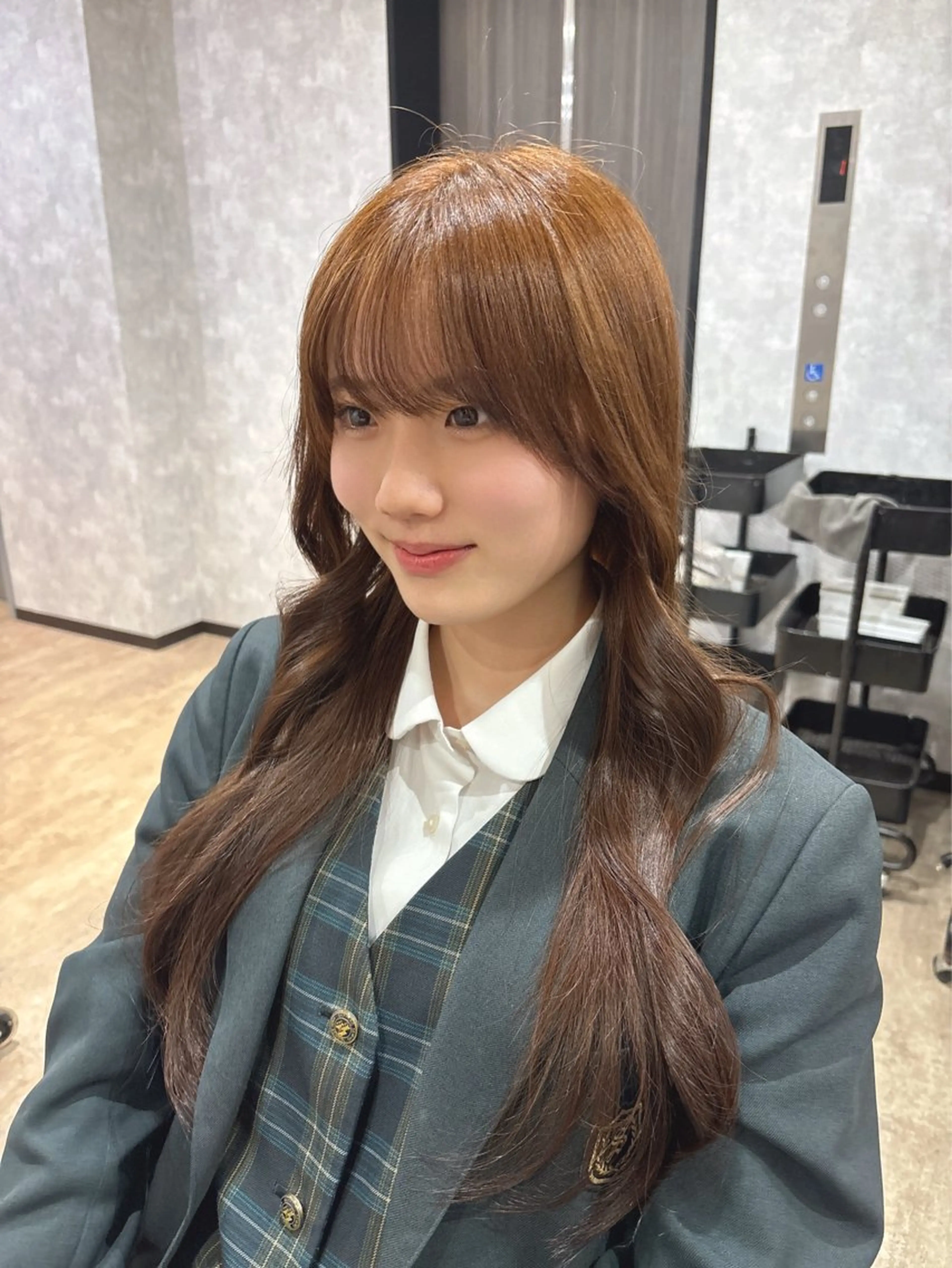 カラー La fith hair ray 札幌店所属・顔まわり/W カラー/リョウのヘアスタイル