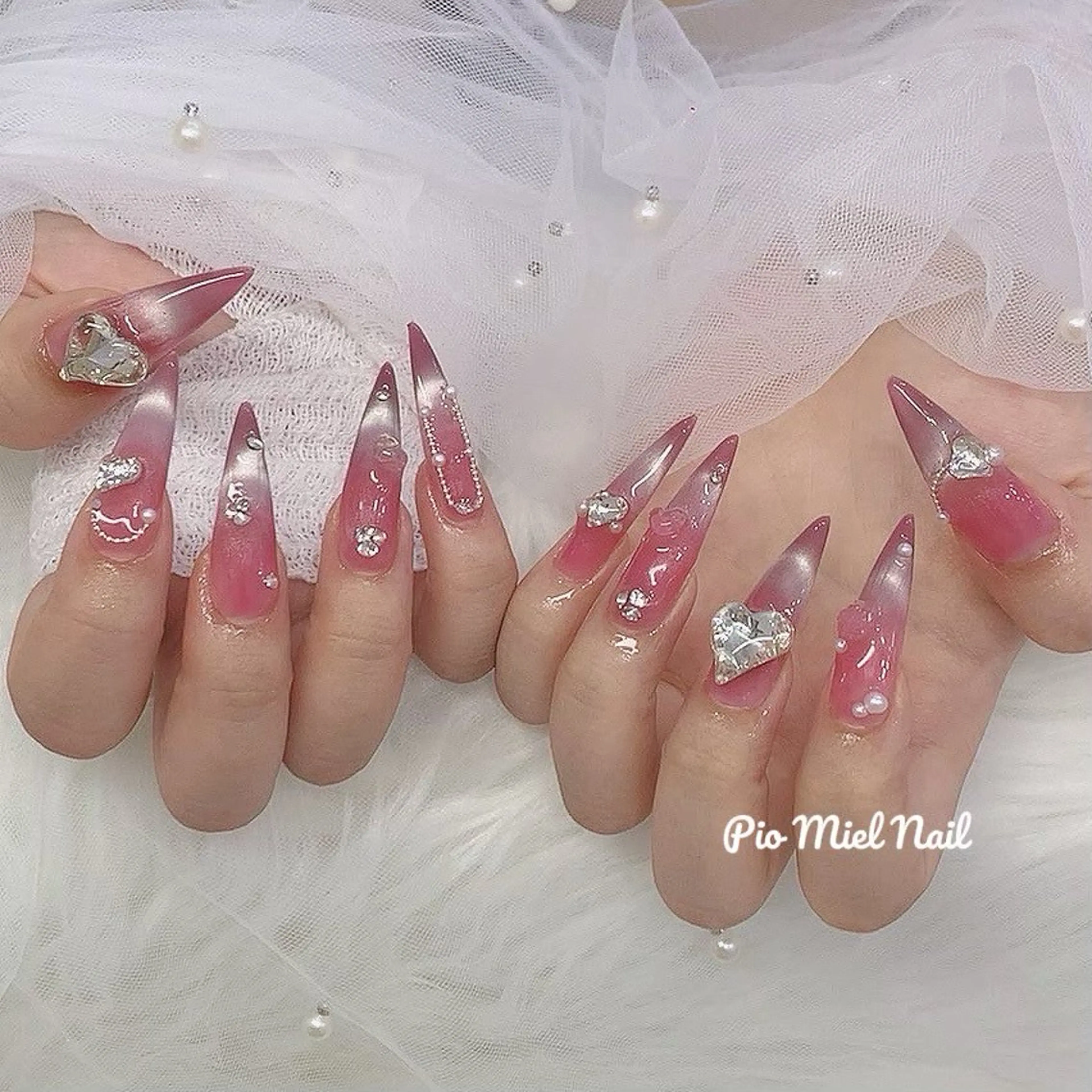 ロング 韓国風ヘア ハンドネイル momo 長さだしのネイルデザイン