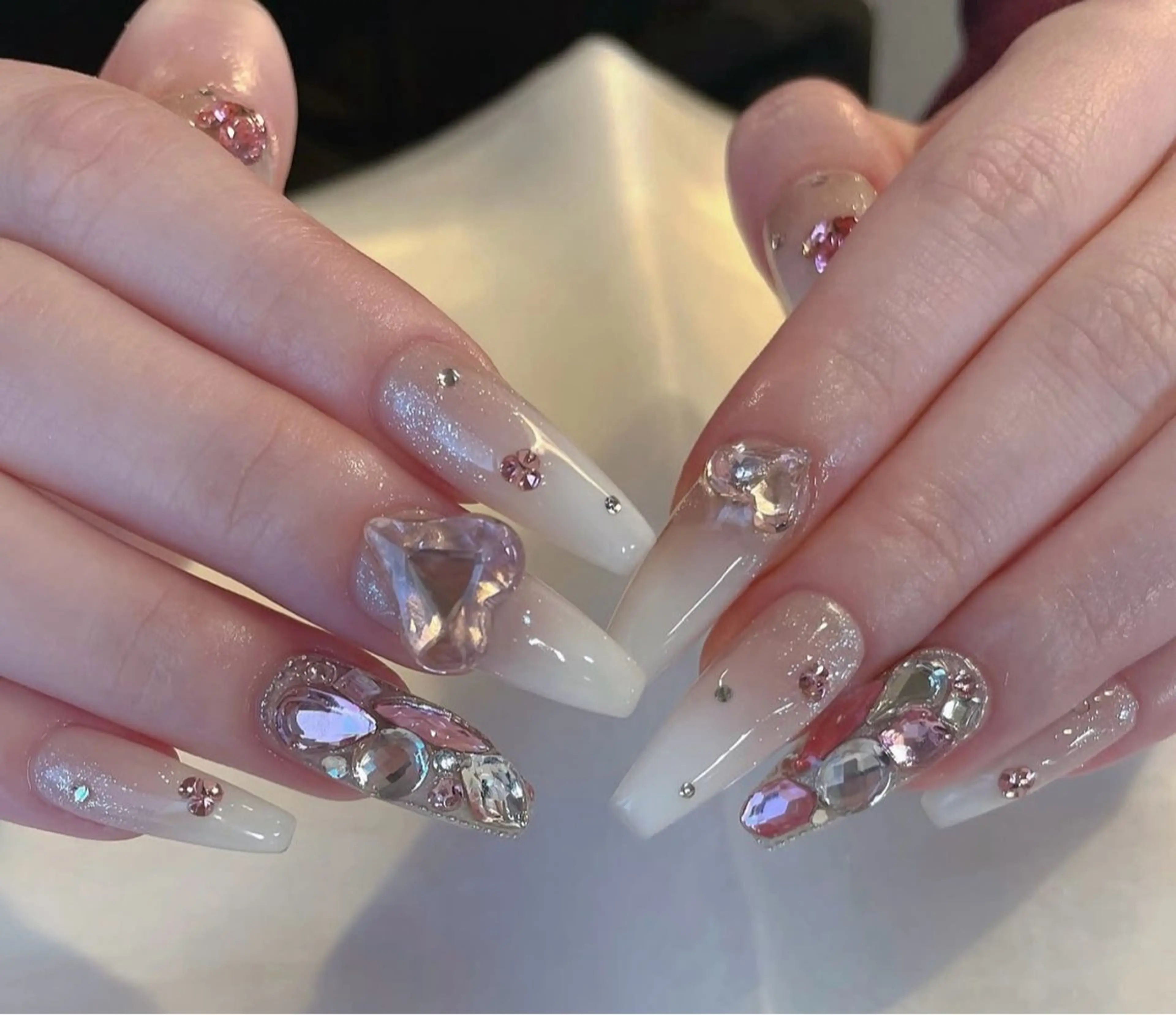 ネイル グラデーション キラキラネイル ワンカラーネイル 冬ネイル Jenn Nail Salonのネイルデザイン