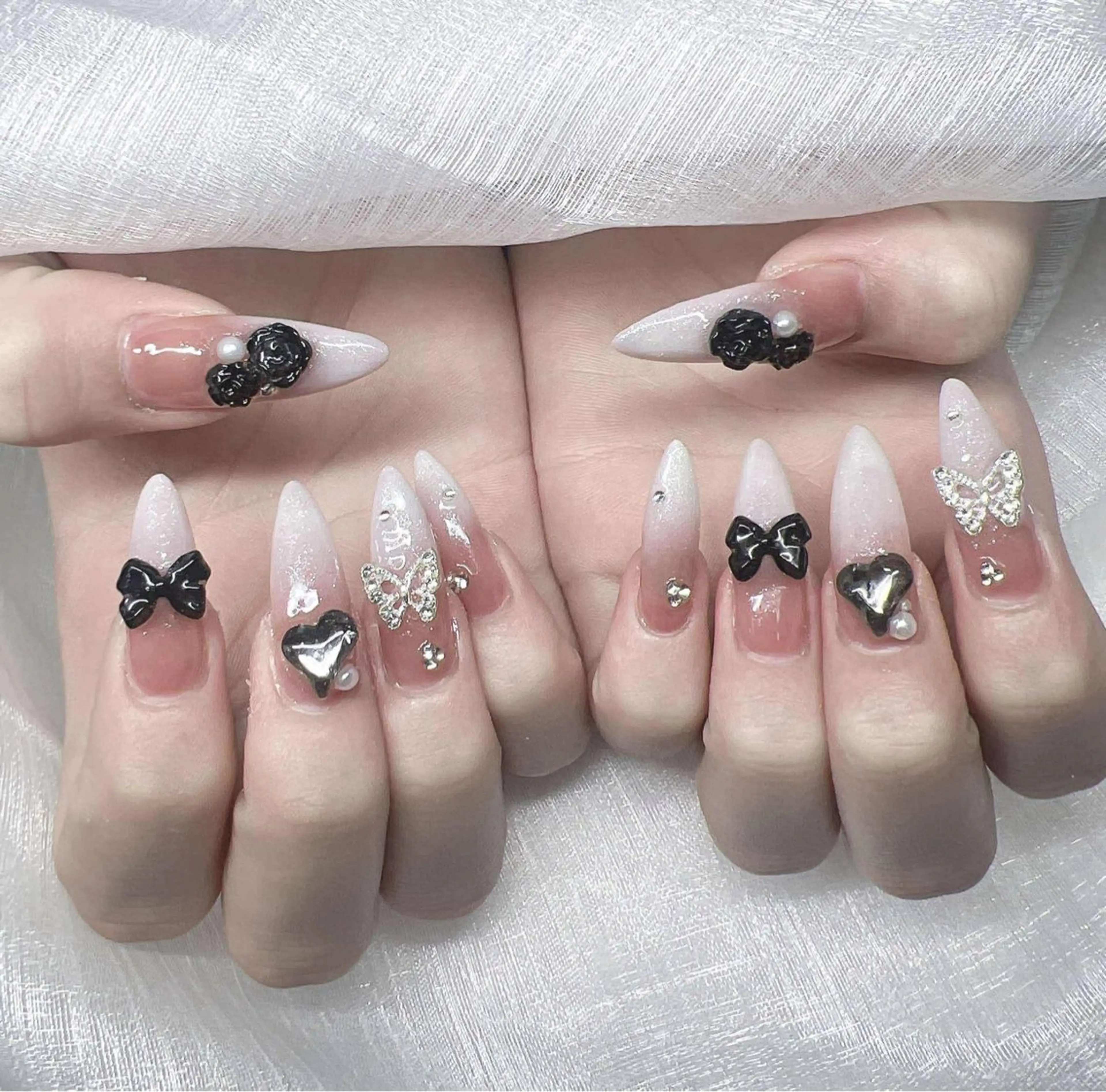 ネイル 長さ出し グラデーション 卒業式 キラキラネイル マグネットネイル ハンドネイル Lee Nailsのネイルデザイン