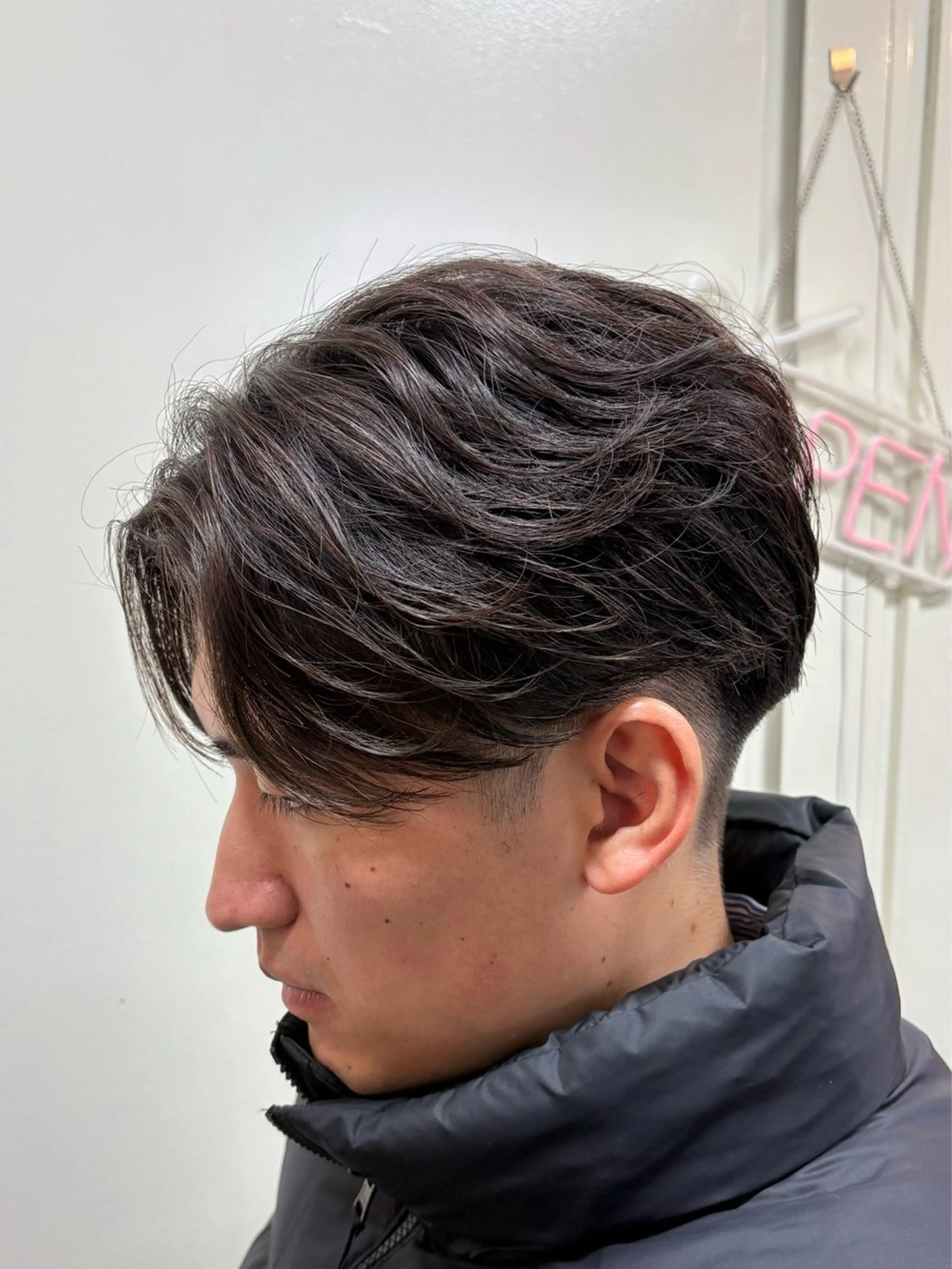 ショート パーマ メンズ フェザーパーマ メンズパーマ カット パーマ 韓国風メンズ/毛流れ ヘアなら須田龍世のヘアスタイル