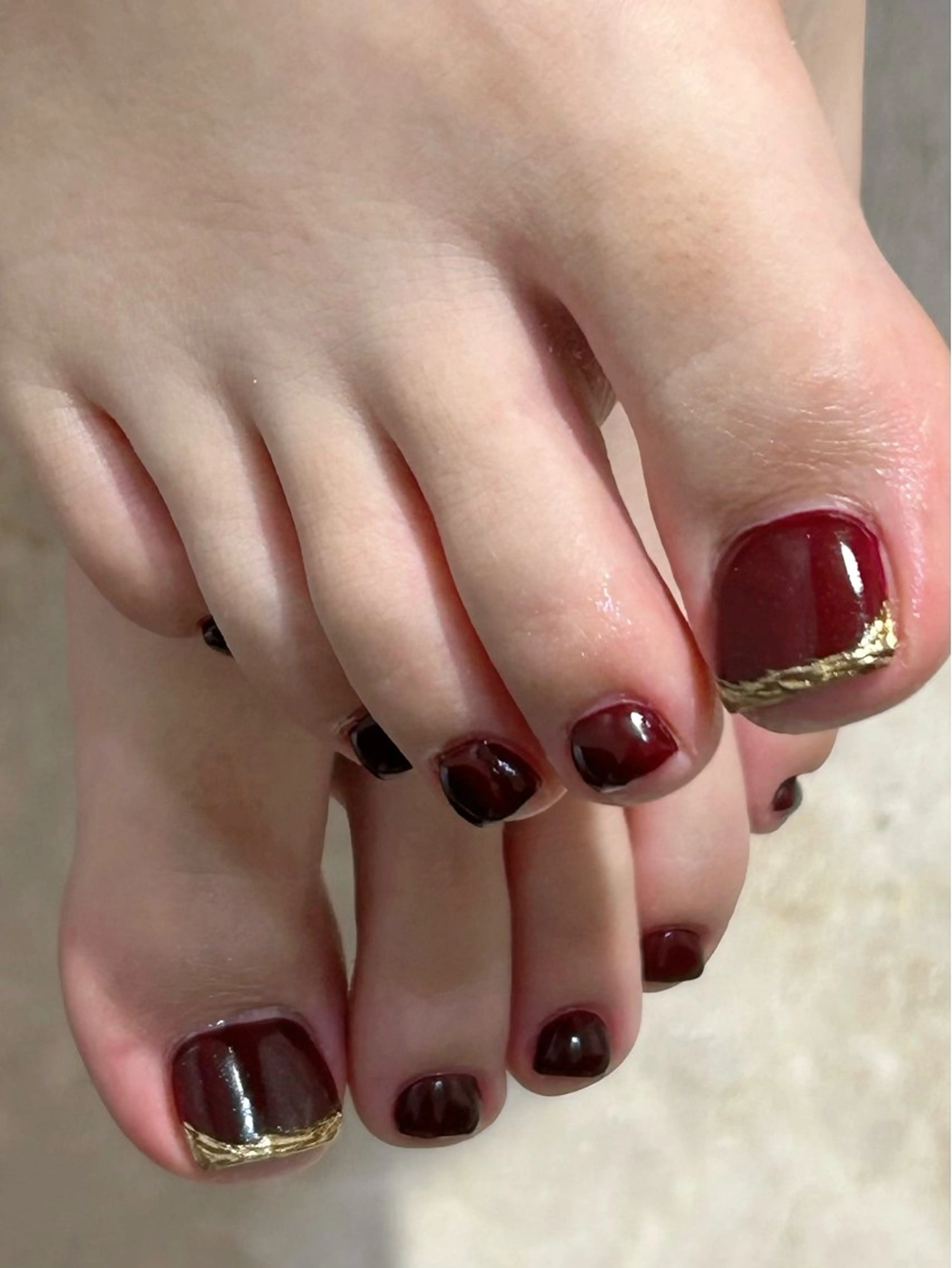 ネイル アートネイル ゴールド ミラーネイル 赤色 フットネイル Bianca栄店 はるなのネイルデザイン