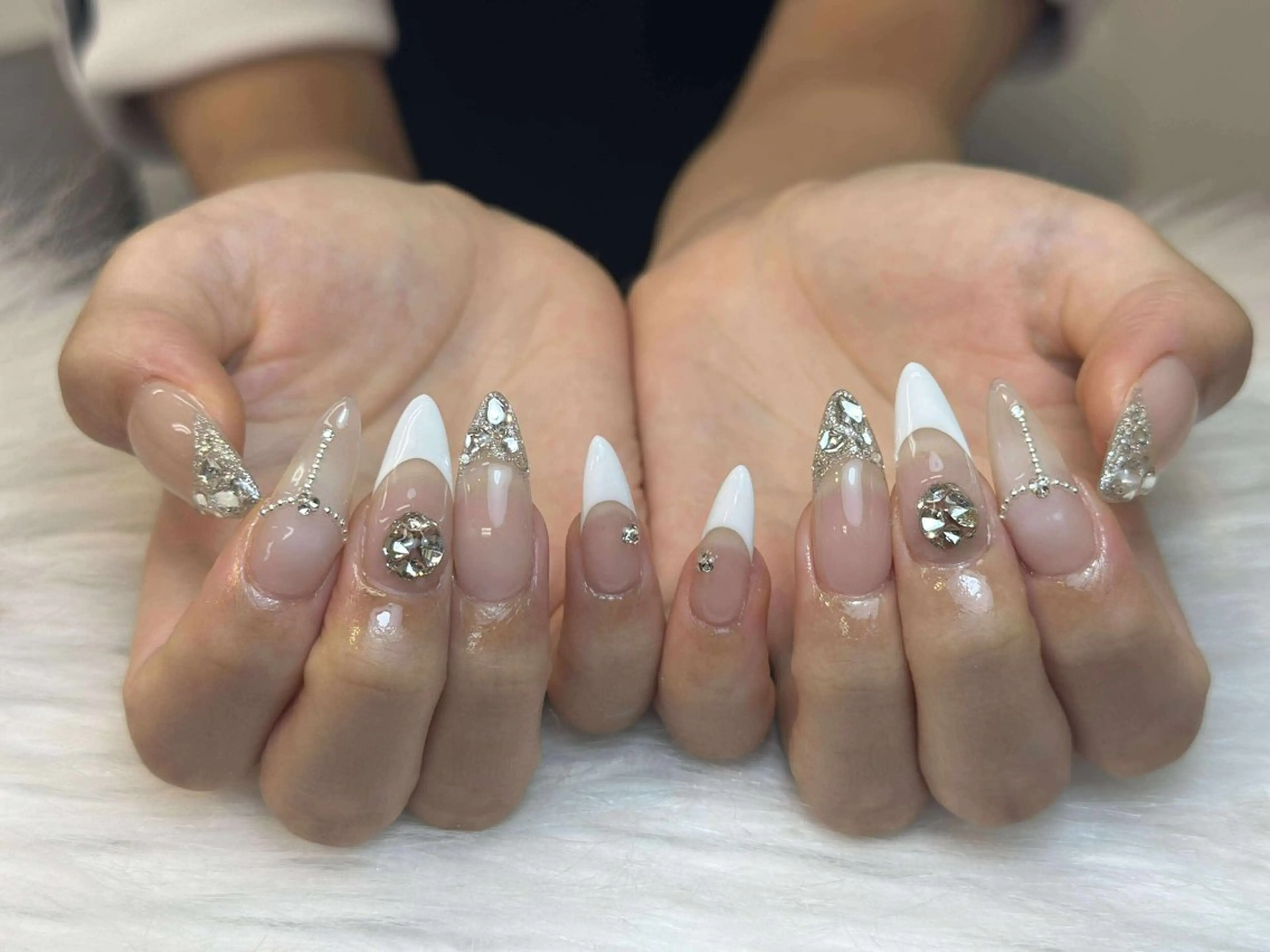 ネイル チークネイル ハート ホログラムネイル ミラーネイル ニュアンスネイル Nie Nail Shinokuboのネイルデザイン