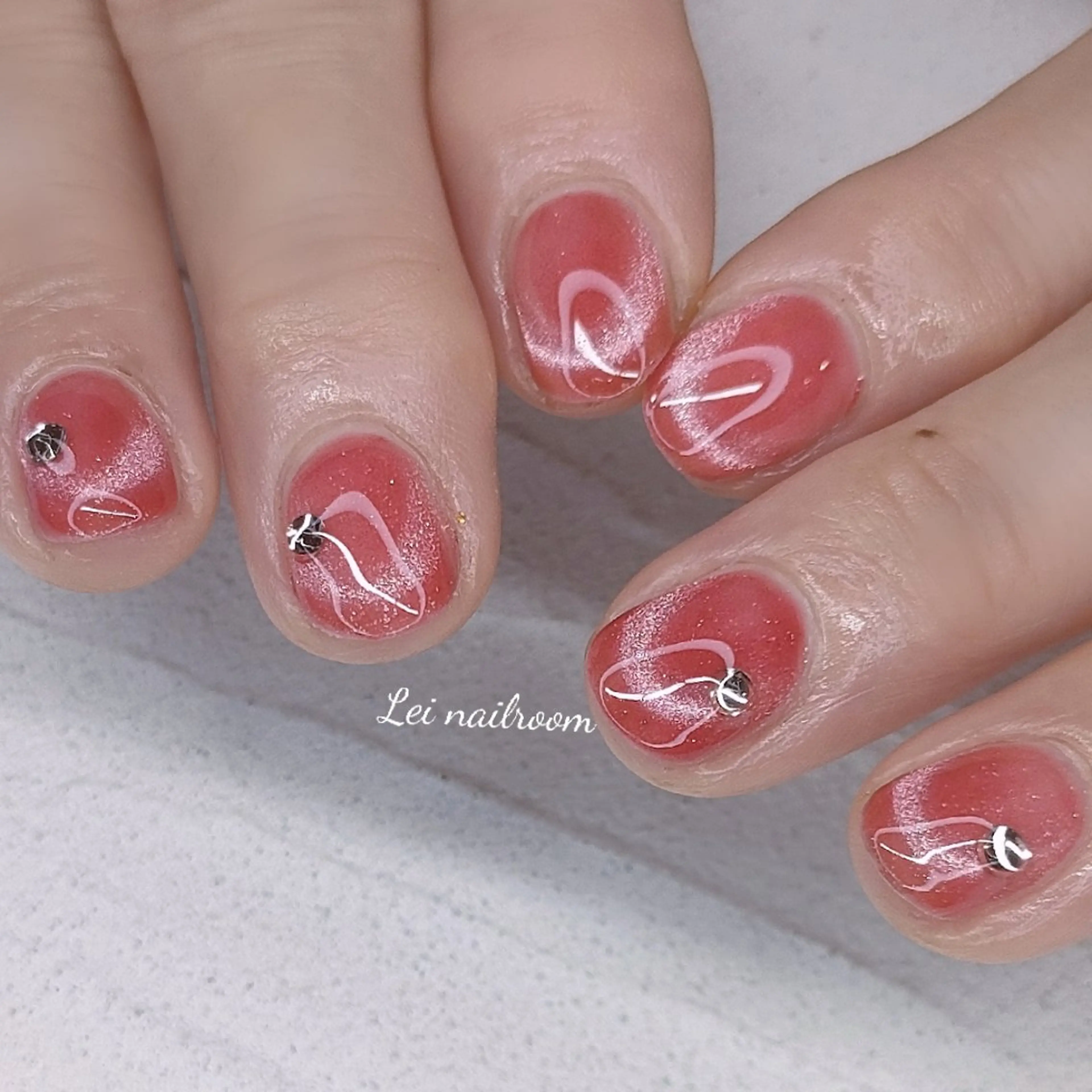 ネイル フレンチネイル キラキラネイル ショートネイル lei🌼 nailroomのネイルデザイン