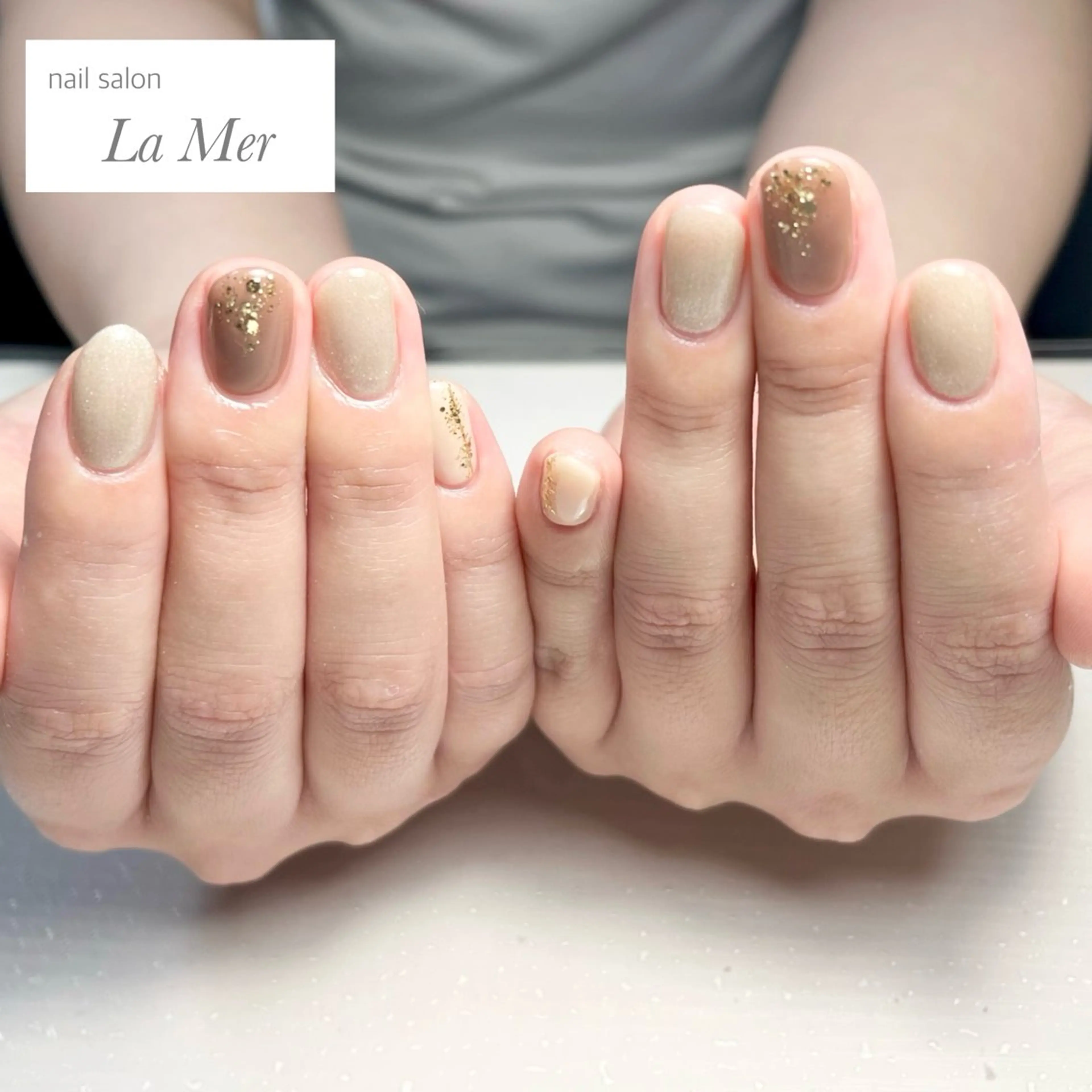 ネイル ブラウン ゴールド マグネットネイル ミラーネイル オフィスネイル nailsalon La Merのネイルデザイン