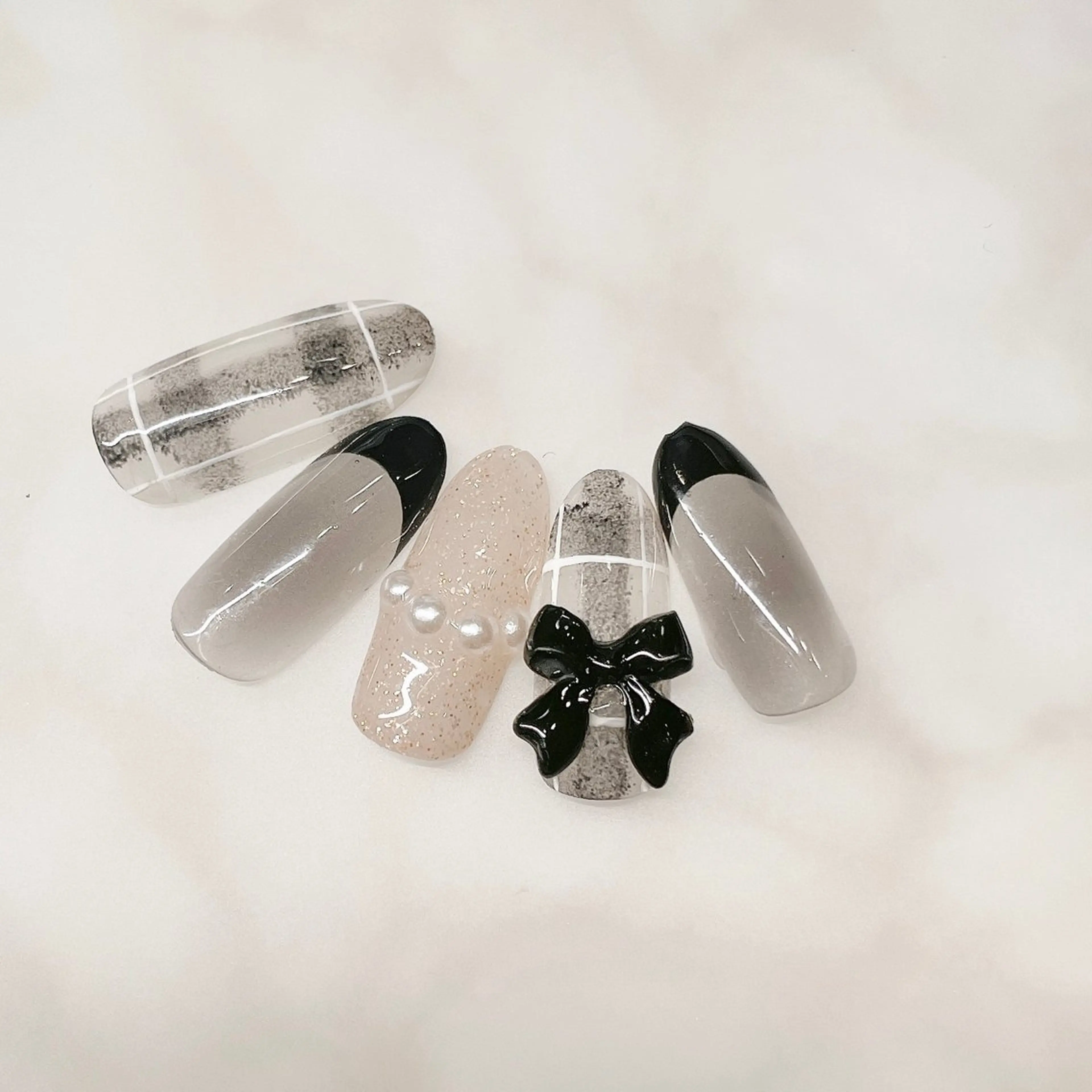 ネイル ハンドネイル A85G ayakoのネイルデザイン