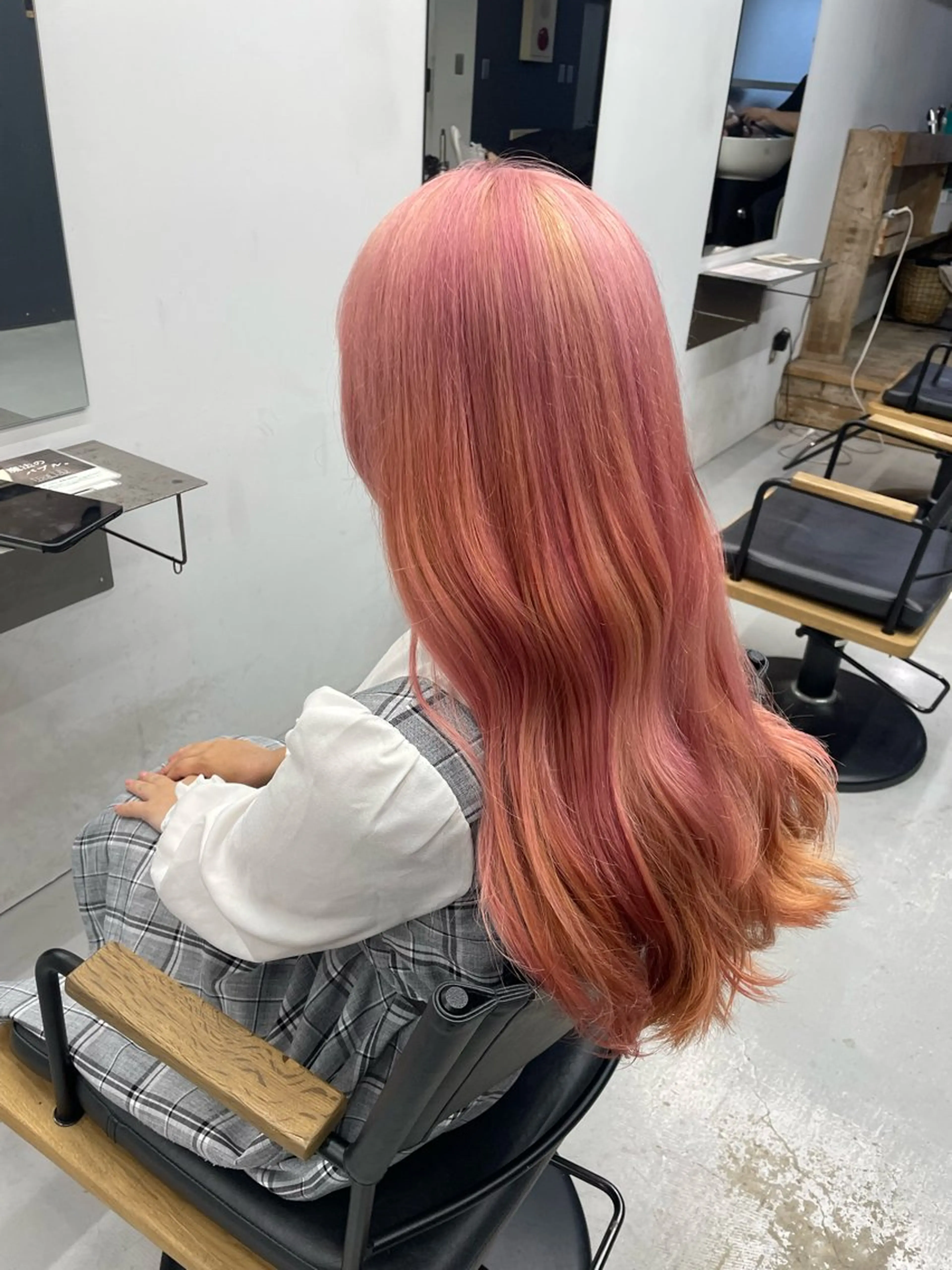 ロング カラー ブリーチ ピンクカラー ヘアカラー カットモデル/ ハイトーン/ゆうあのヘアスタイル