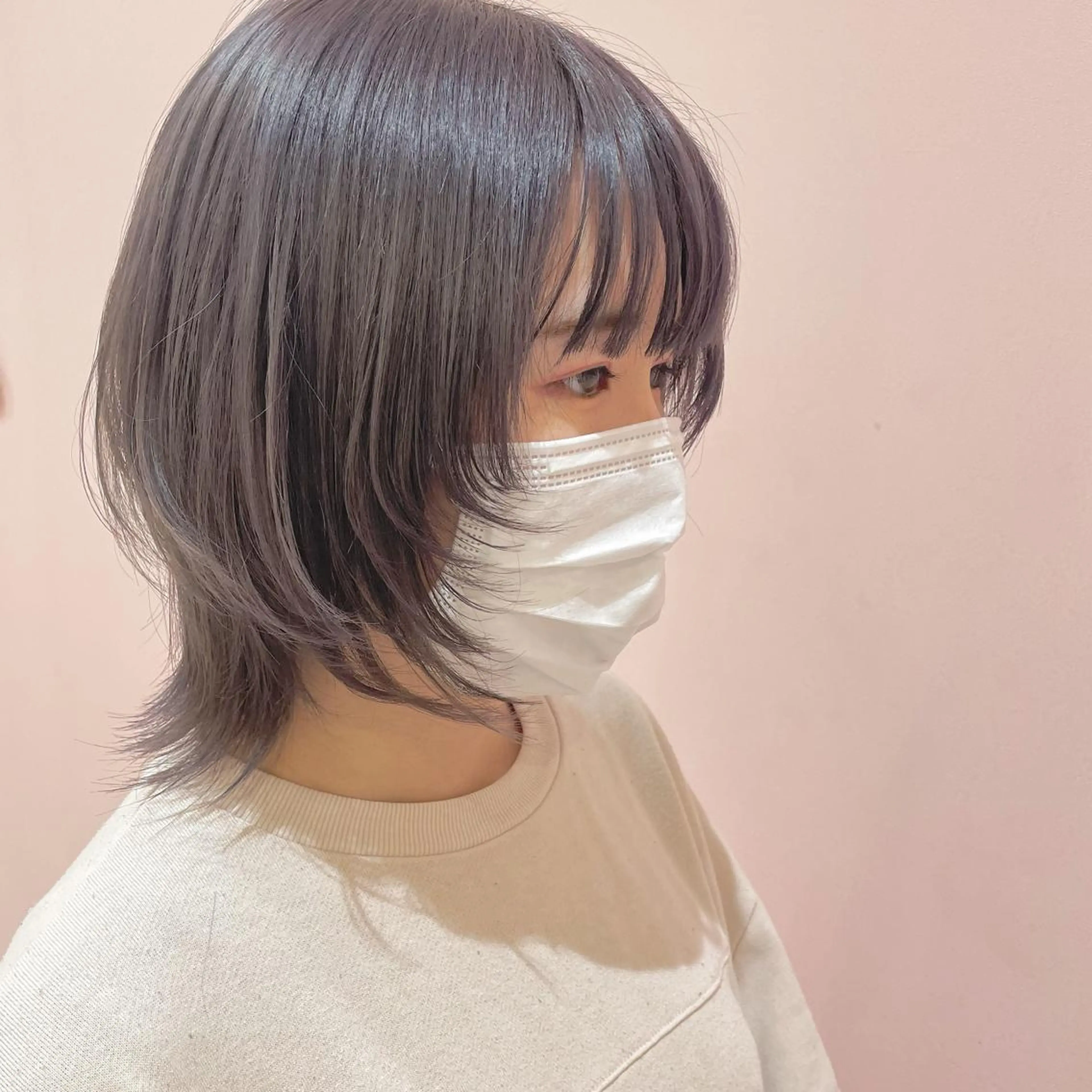 ミディアム ウルフカット カット ヘアカラー トリートメント レイヤーカット/ ハイトーンchimiのヘアスタイル