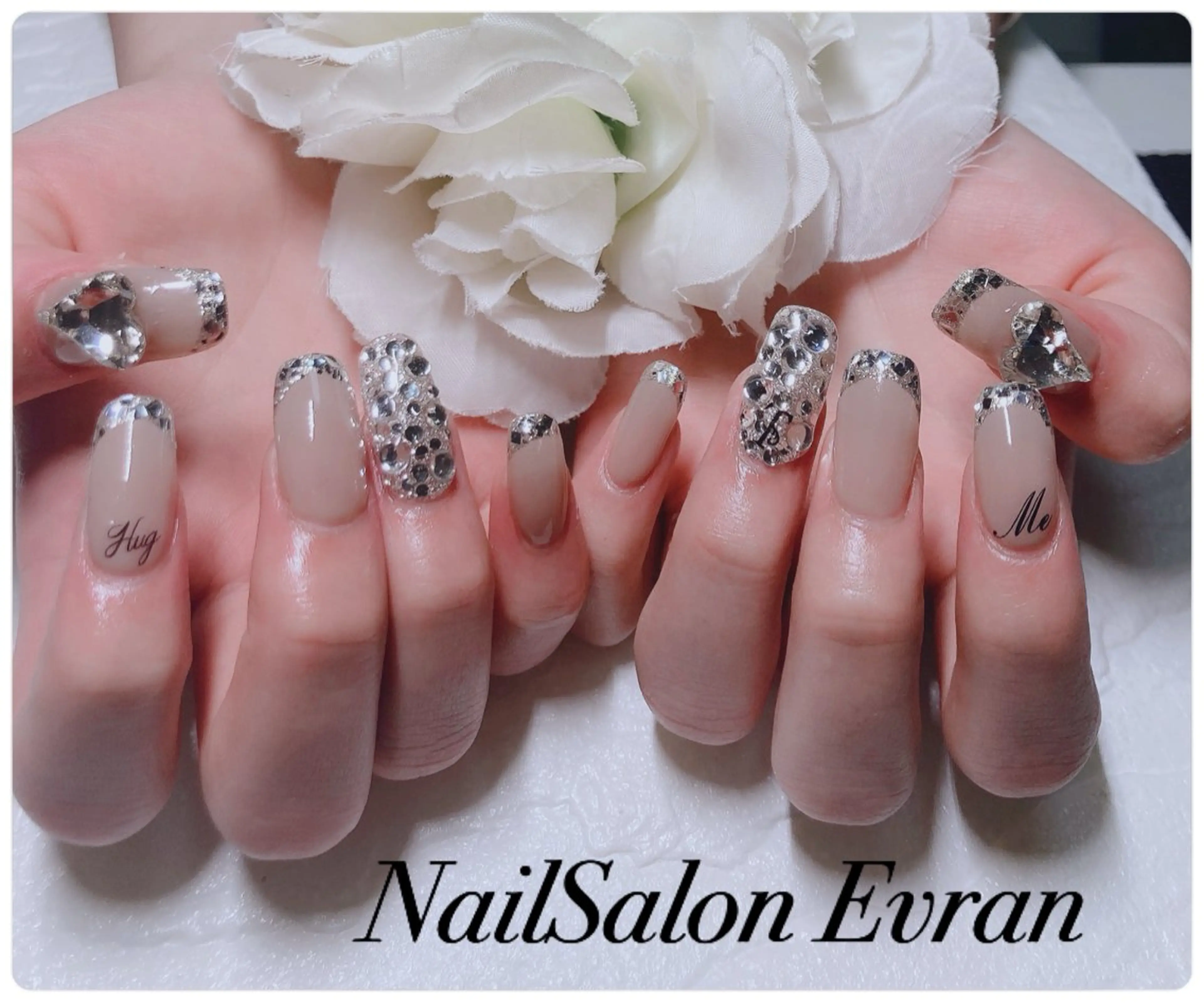 ネイル アートネイル フレンチネイル キラキラネイル マグネットネイル 持ち込み ハンドネイル Nail salon Evranのネイルデザイン