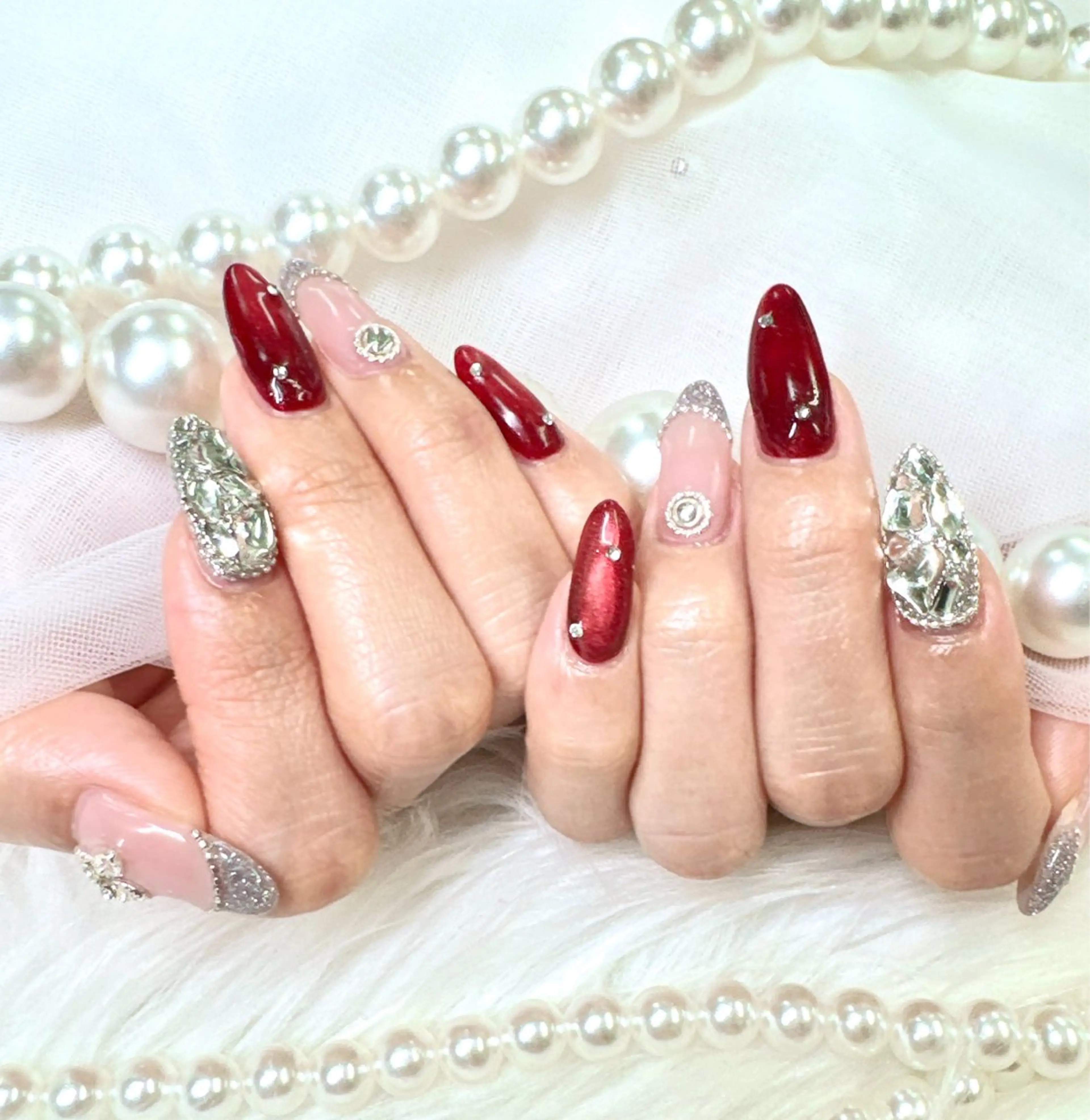 ネイル アートネイル ボルドー チークネイル ドット フレンチネイル ハンドネイル クイーンズネイル銀座所属・Queeens nailのネイルデザイン