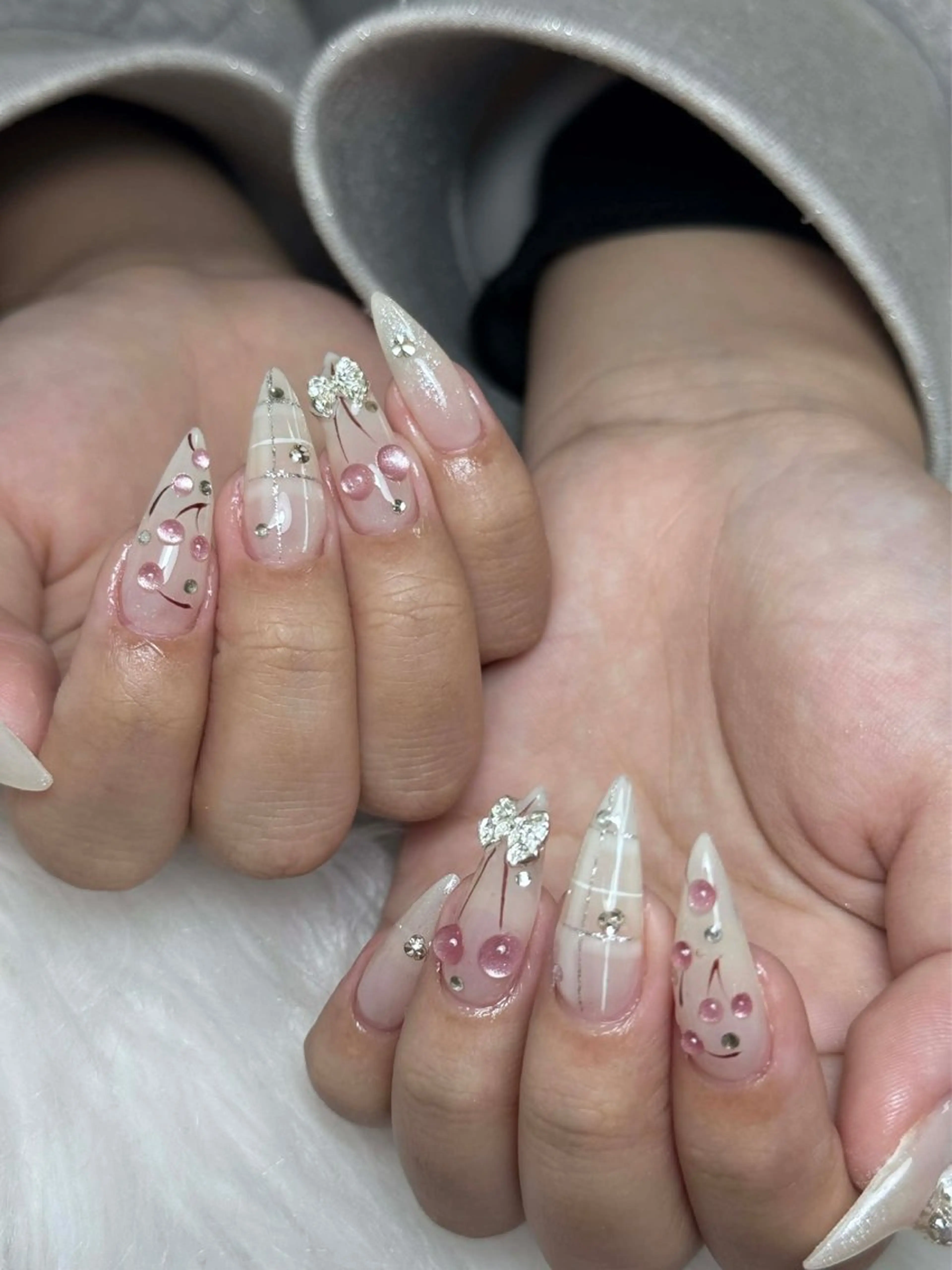 ネイル フレンチネイル ジェルネイル ガーリー 韓国ネイル ロングネイル ハンドネイル NieNail Nezukoのネイルデザイン