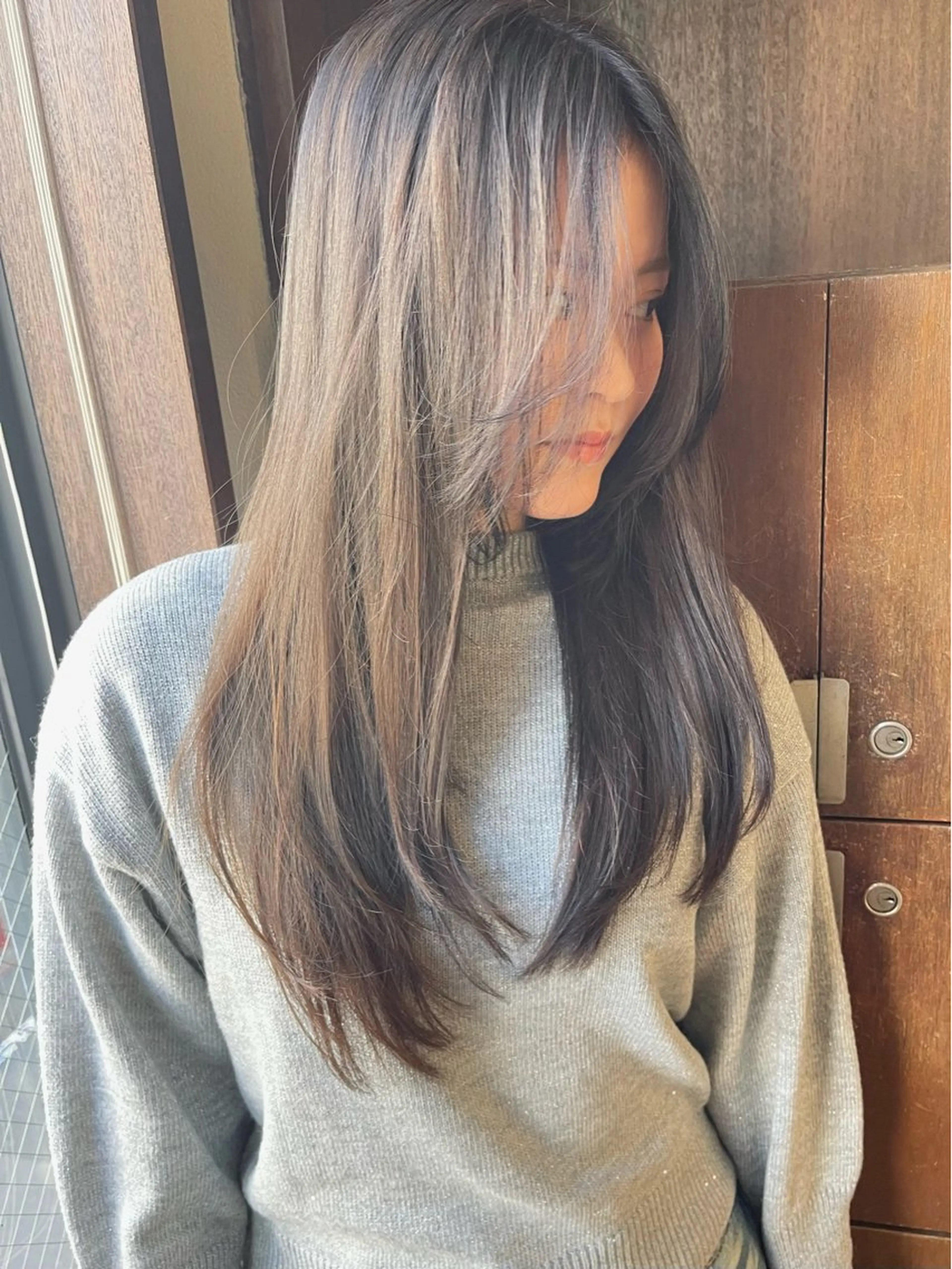 ロング カラー カット ヘアカラー トリートメント 髪質改善ｶﾗｰ ｹｱﾌﾞﾘｰﾁ/ﾀﾑのヘアスタイル