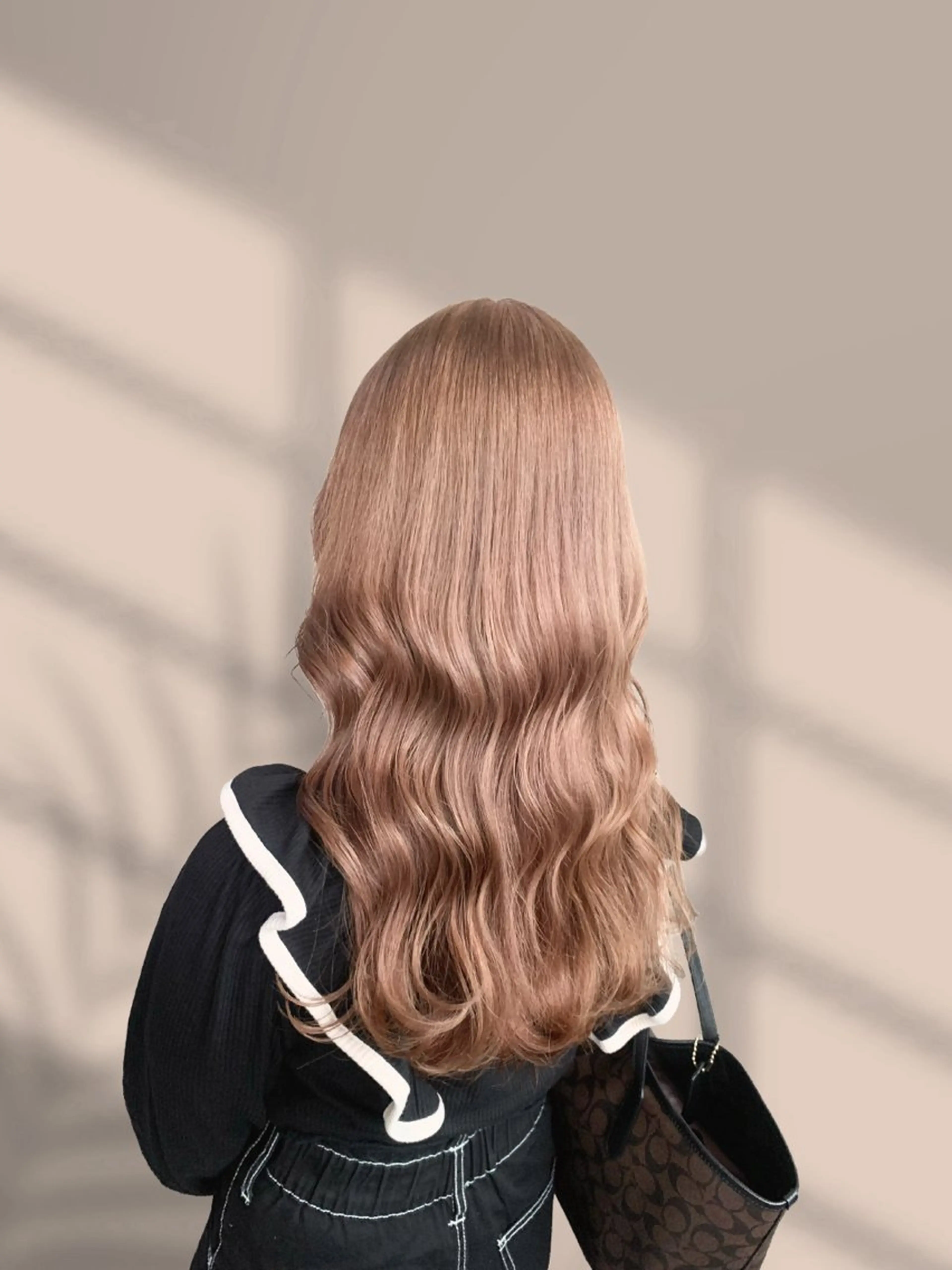 ロング ヘアカラー トリートメント くすみミルクティー／ ブラウン🪡TOWAのヘアスタイル