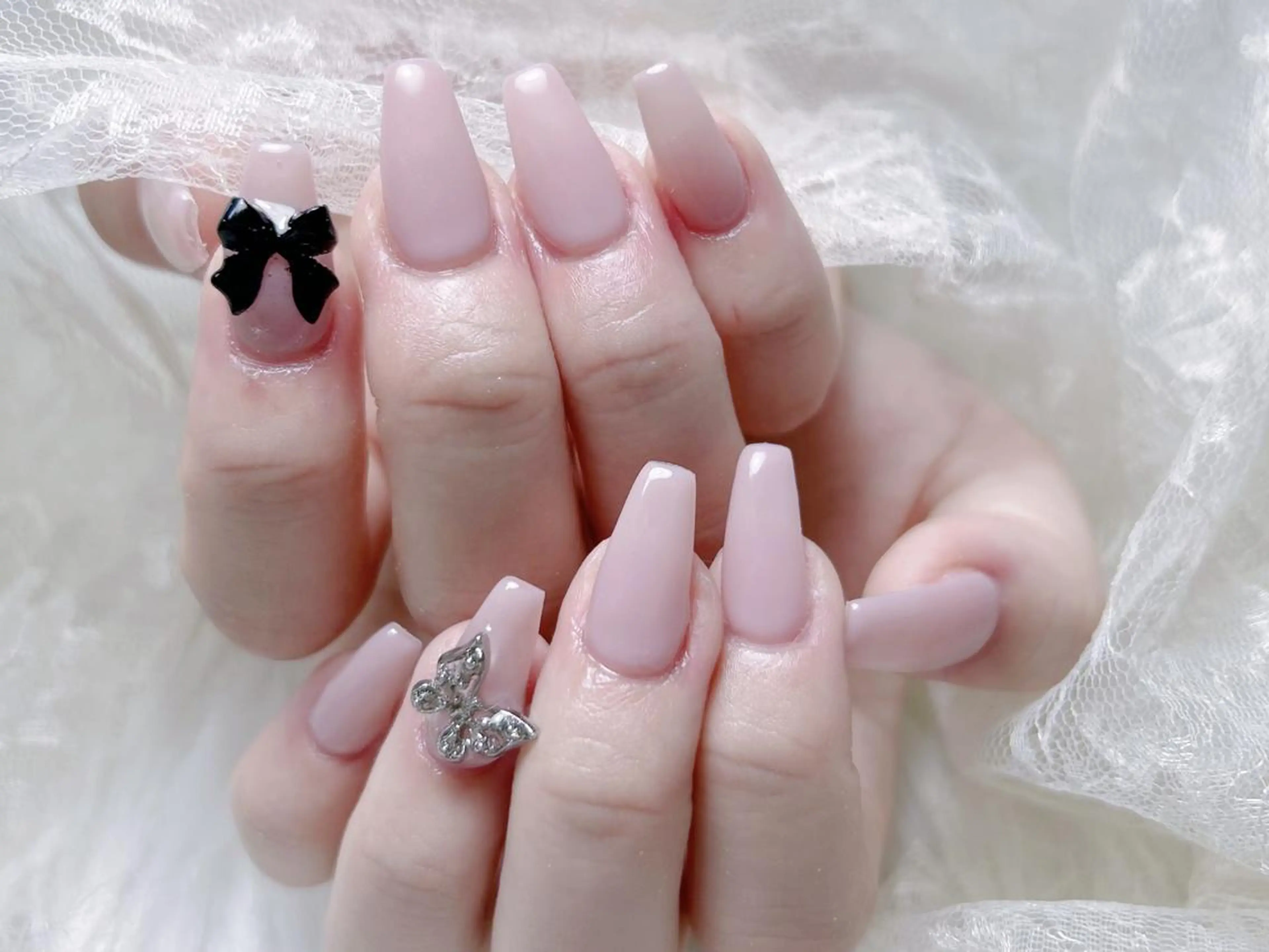 ネイル 長さ出し キラキラネイル 韓国ネイル マグネットネイル マットネイル ハンドネイル 🐾みき 🧸のネイルデザイン