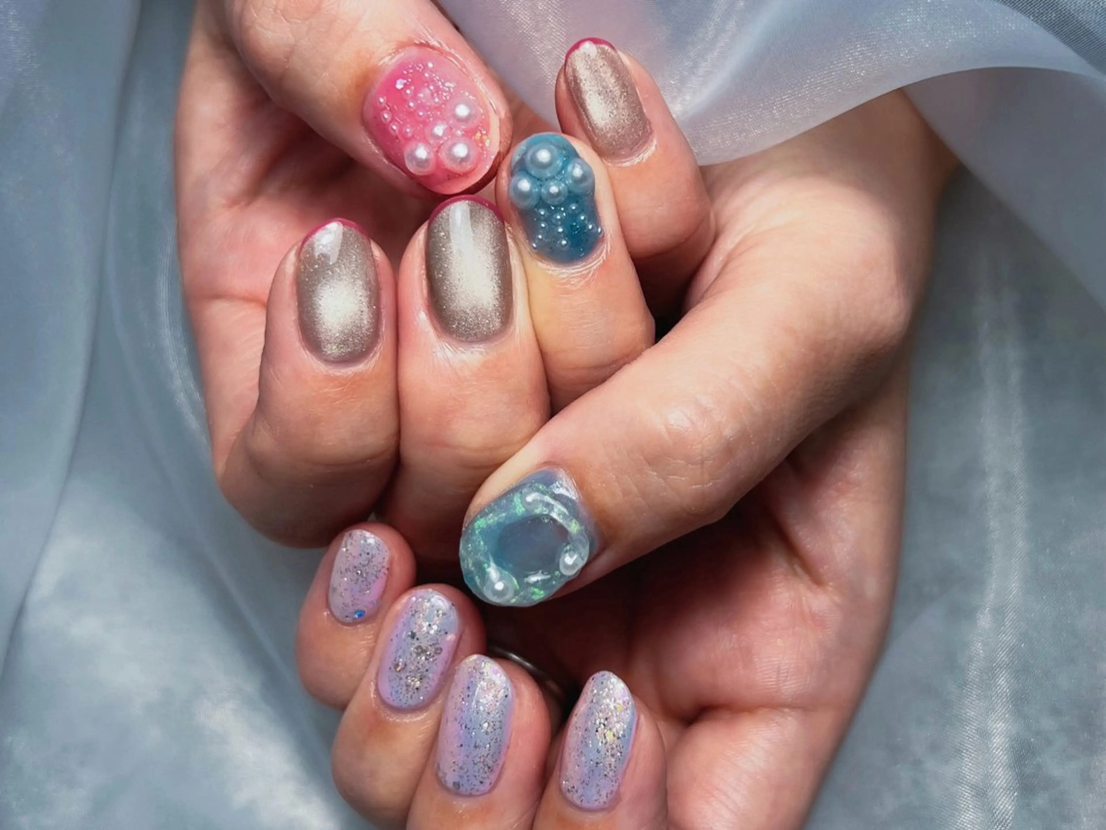 ネイル オーロラネイル マグネットネイル ハンドネイル LEFTNAILS フィルインニュアンスのネイルデザイン