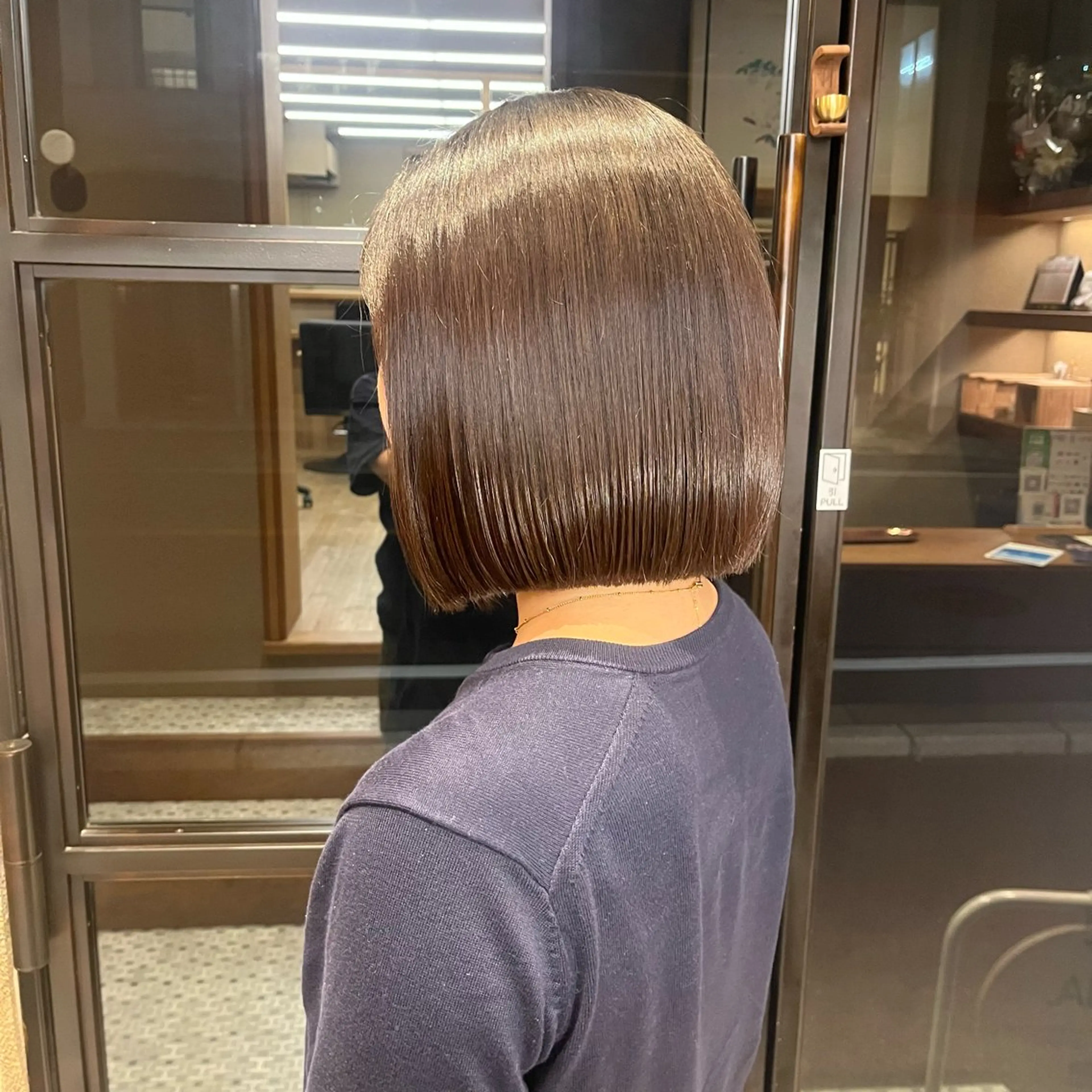 ミディアム ボブ カット Wカラー🐾 ハルナのヘアスタイル