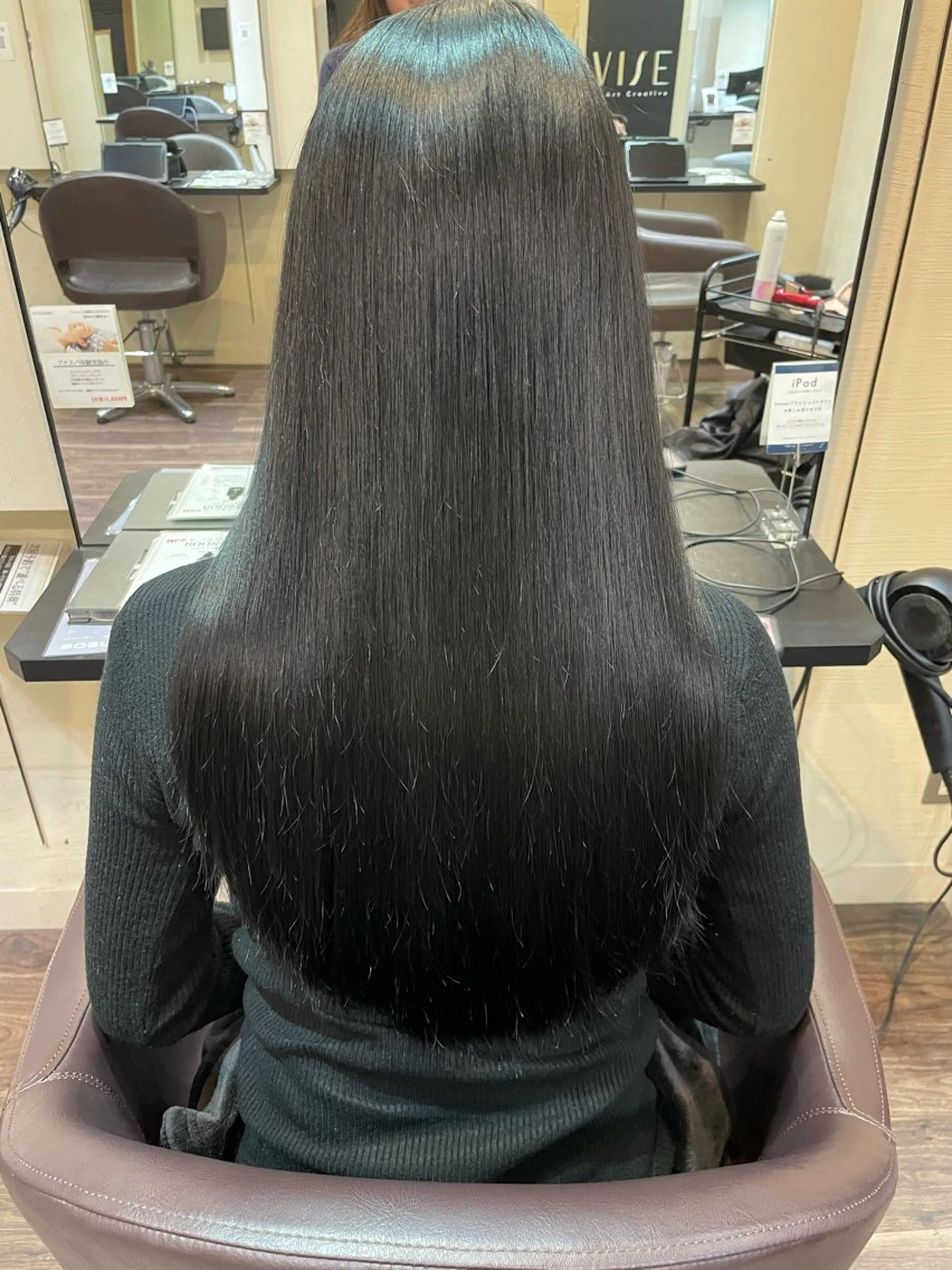 カラー VISE by Art Creative所属・VISE 清水のヘアスタイル