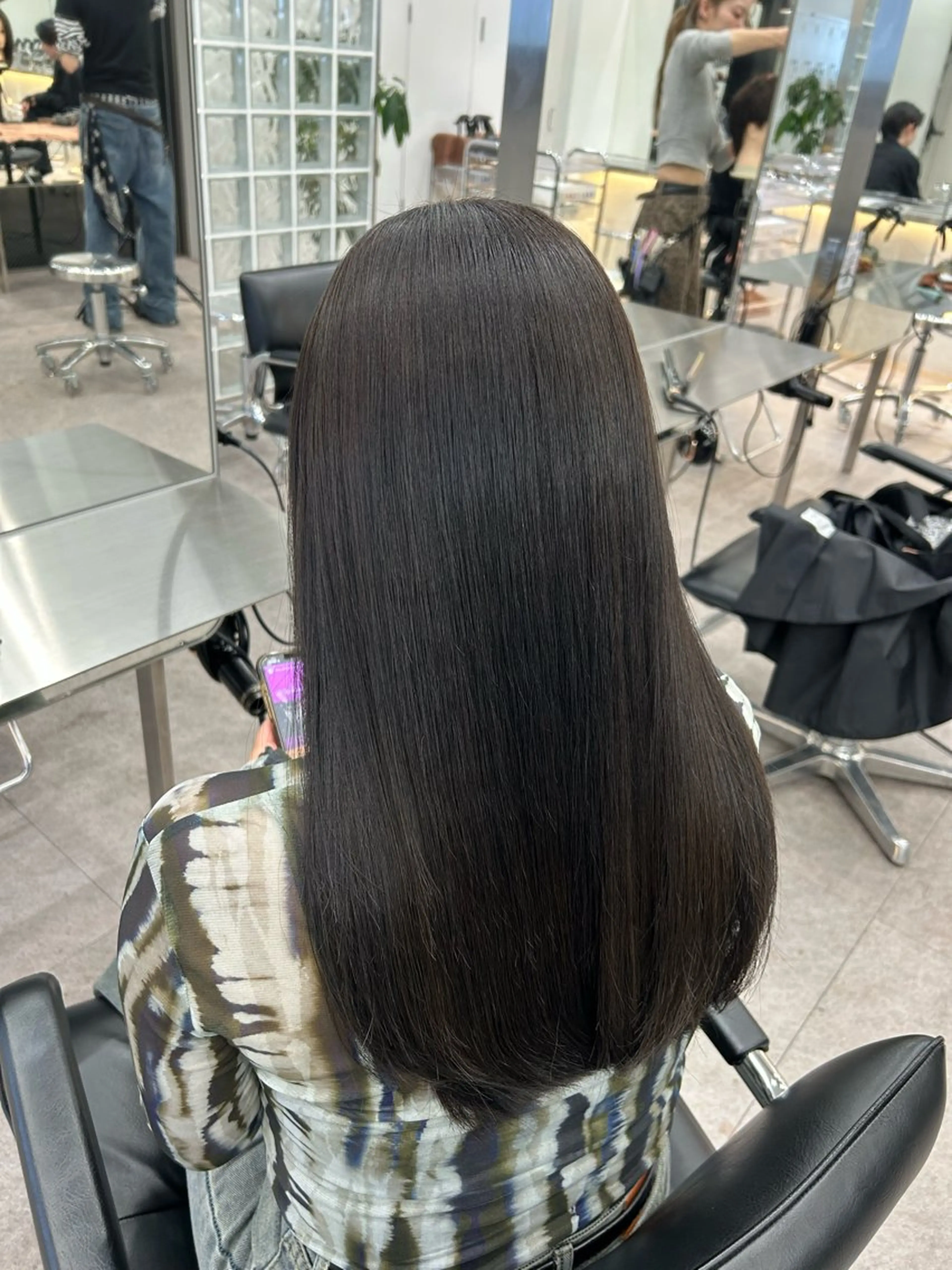 ロング ヘーゼルブラウン ゆりのヘアスタイル