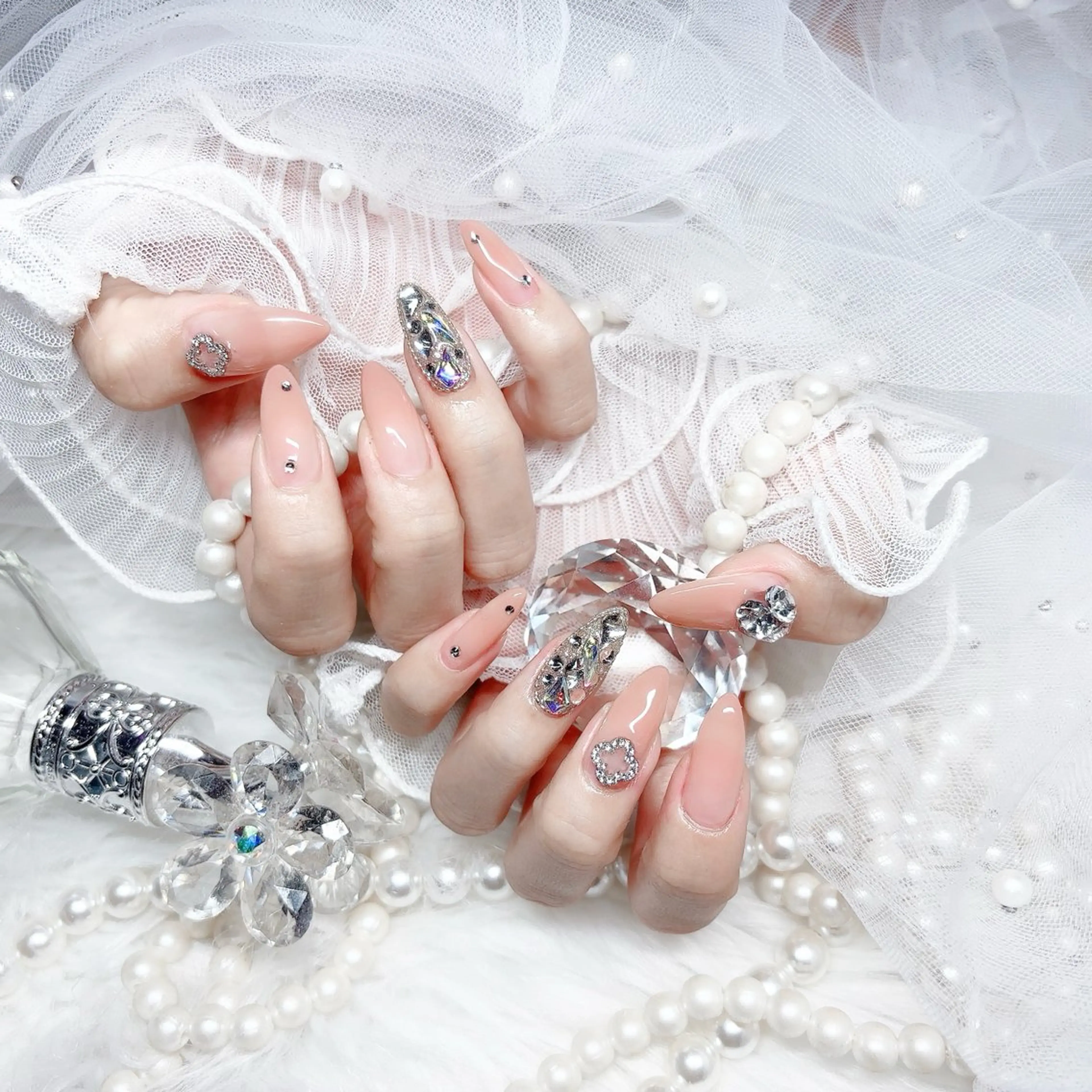 ネイル オーロラネイル 成人式 フットネイル 韓国ネイル ロングネイル Yudia🦋 azuのネイルデザイン