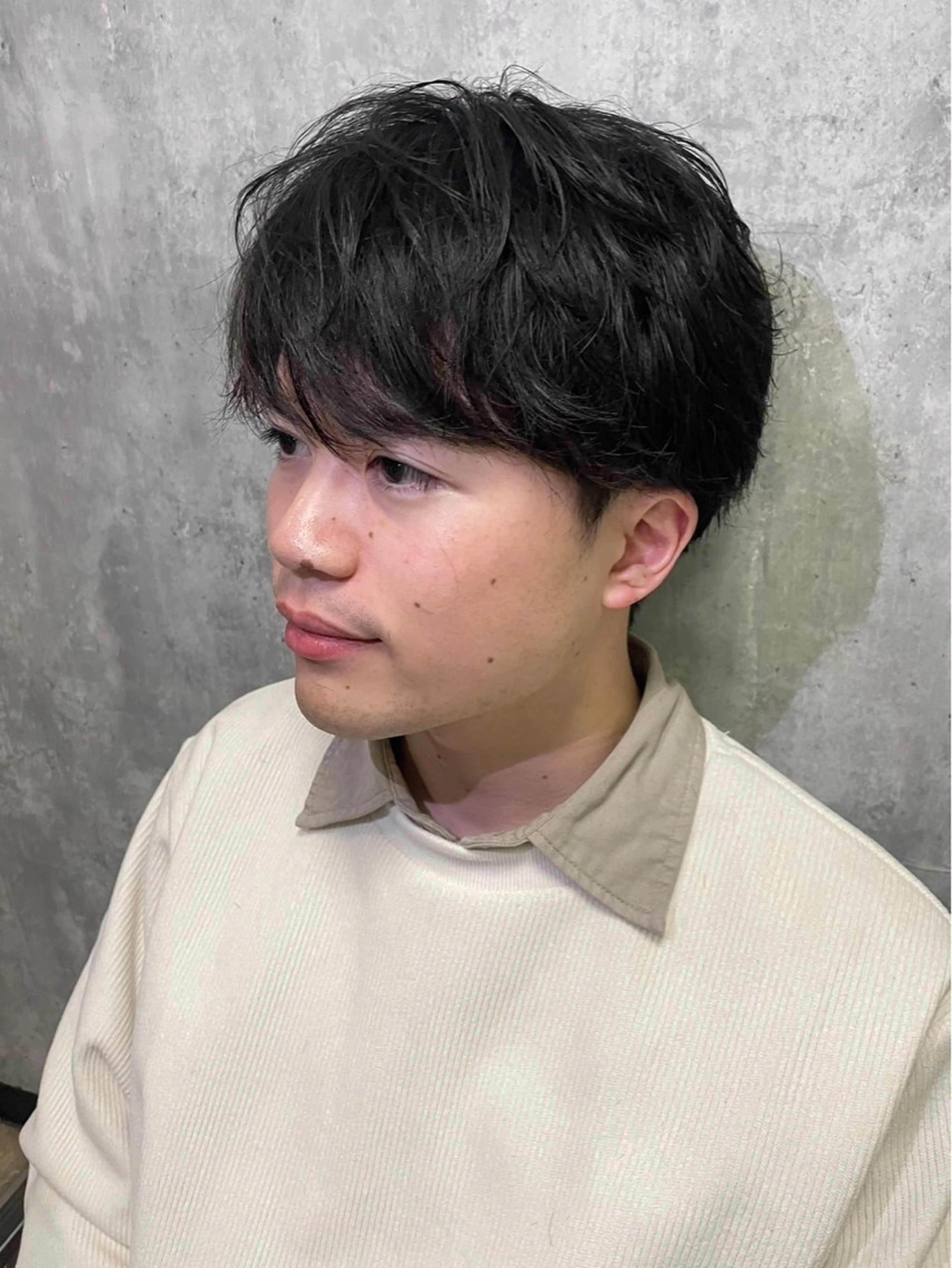 ミディアム メンズ ミディアムパーマ メンズパーマ ヒロ銀座バーバーショップ東京駅丸の内店所属・對馬 虎太郎のヘアスタイル