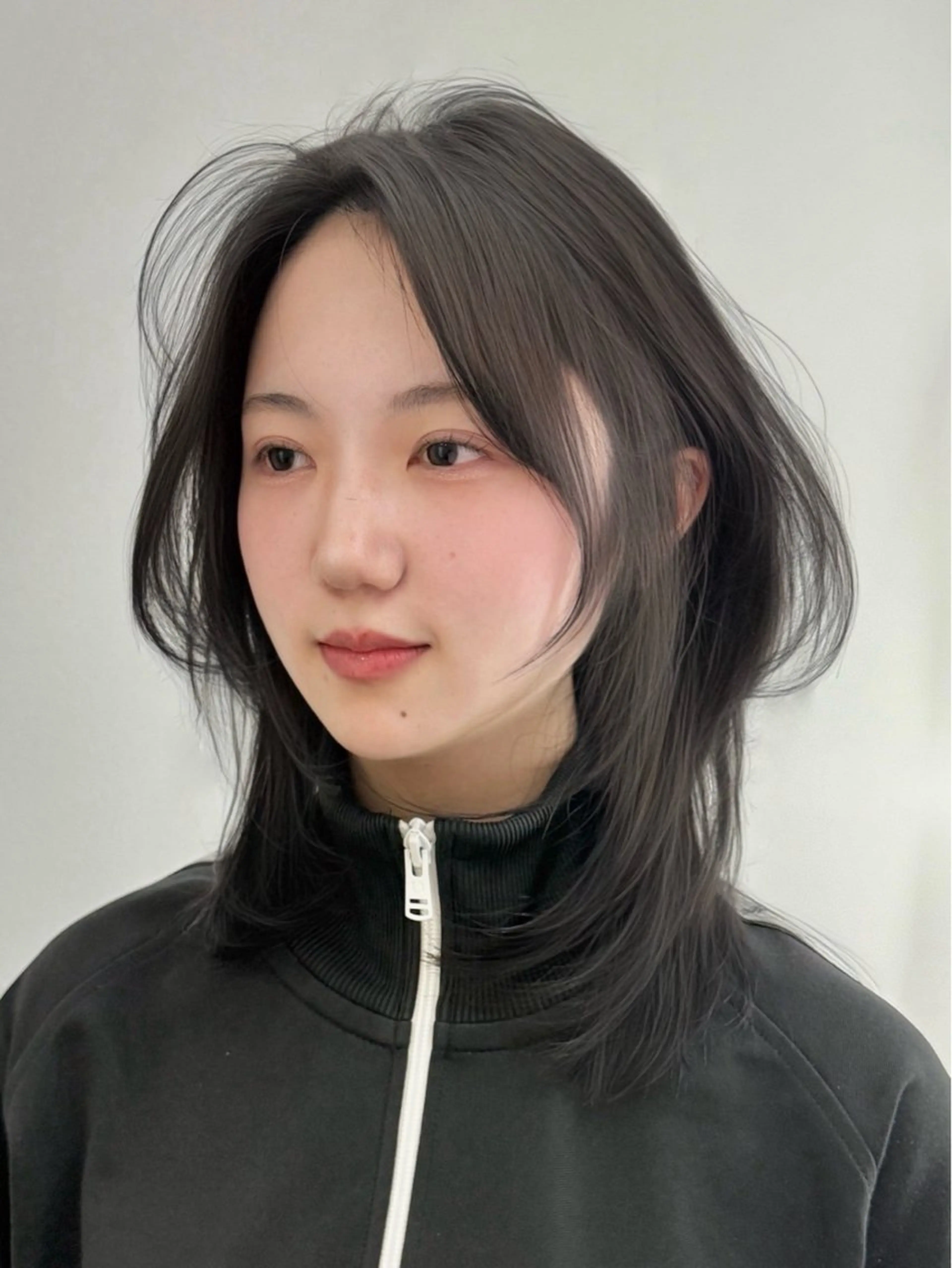 ミディアム カラー 艶カラー/レイヤー️ 🩵miku🩵のヘアスタイル