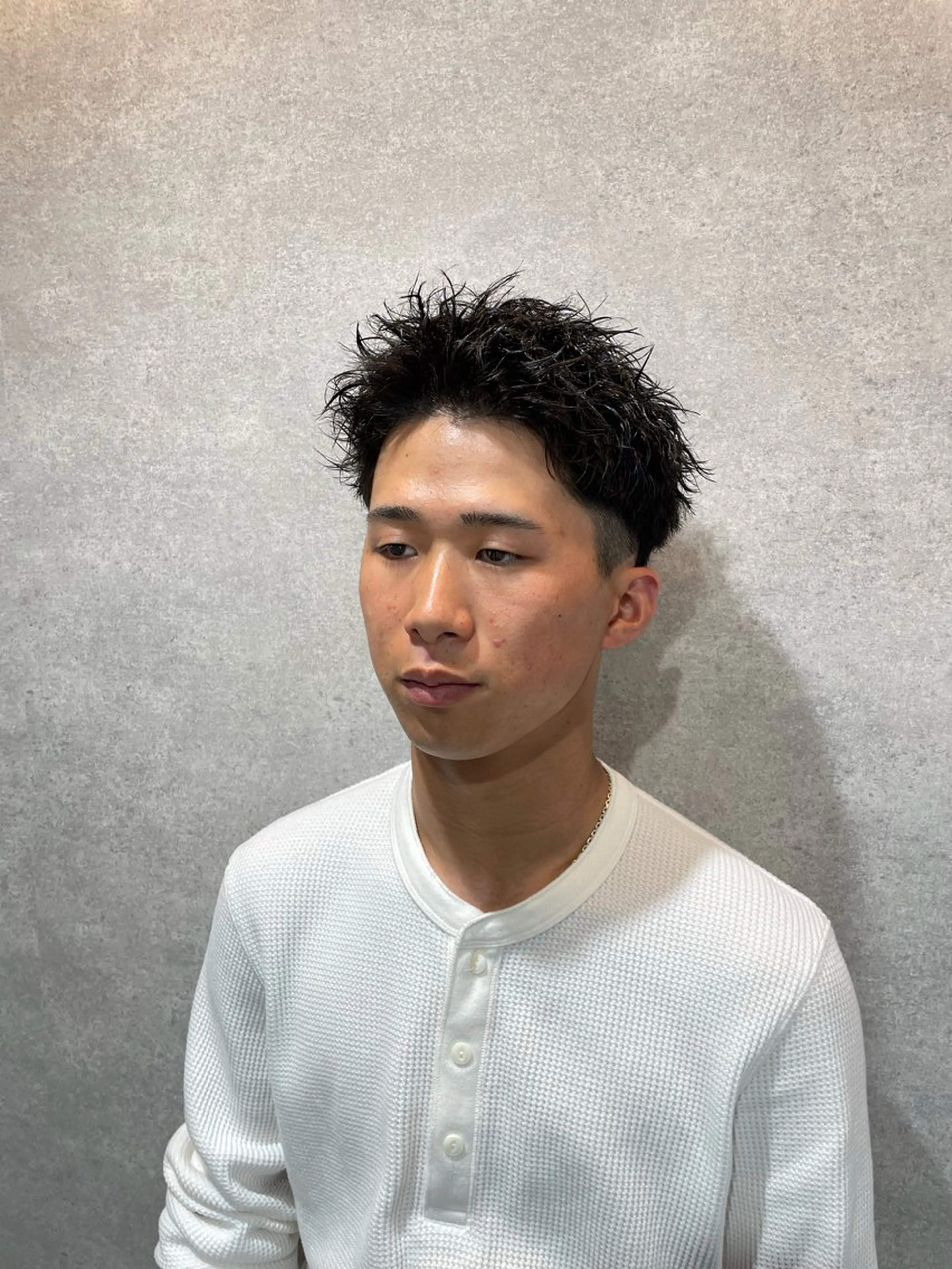 ショート パーマ メンズ メンズパーマ 垢抜けハイトーン☀／ 笑顔の美容師／しゅんのヘアスタイル