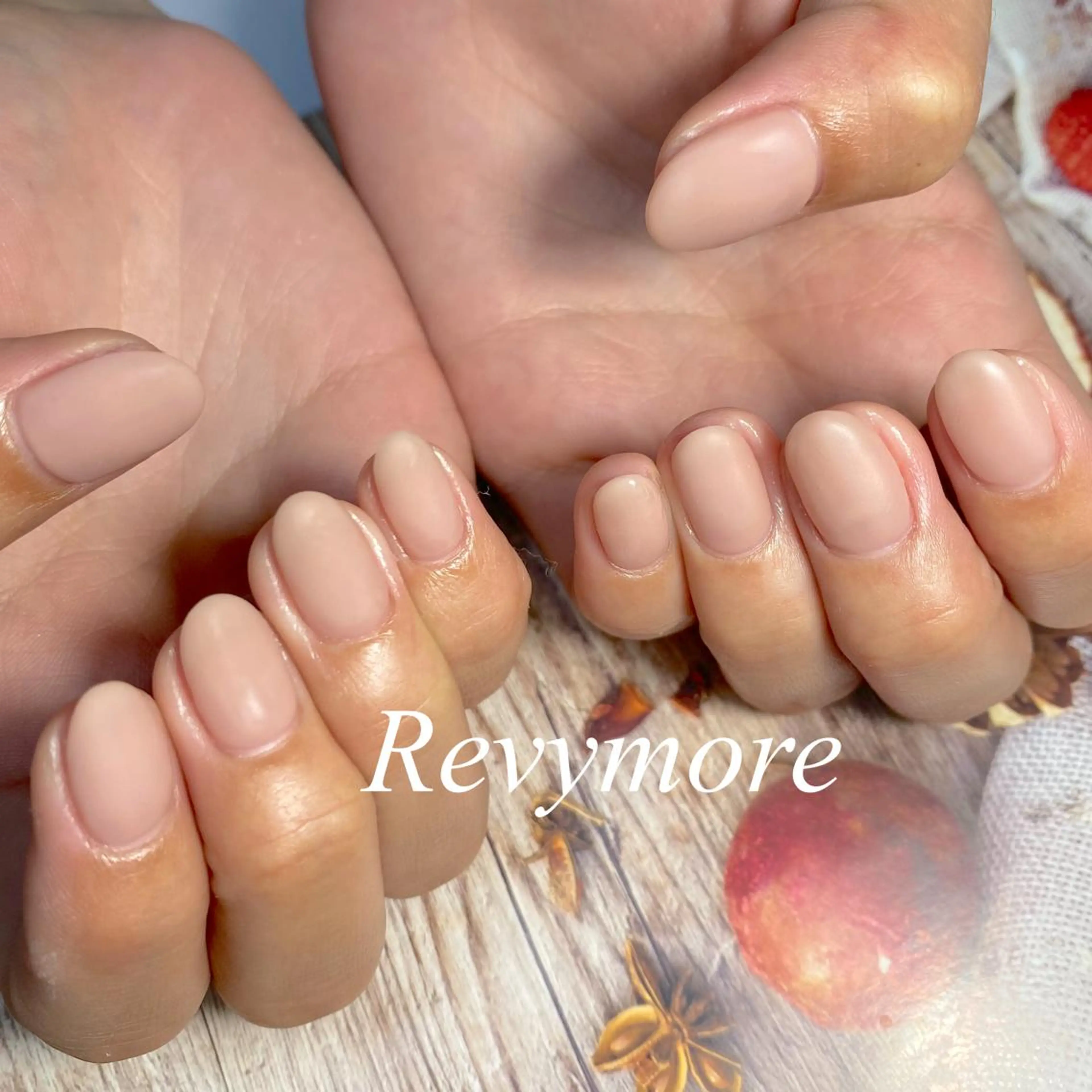 ショート ネイル ボルドー ジェルネイル ゴールド マットネイル ニュアンスネイル nail salon Revymore所属・nail salon Revymoreのネイルデザイン