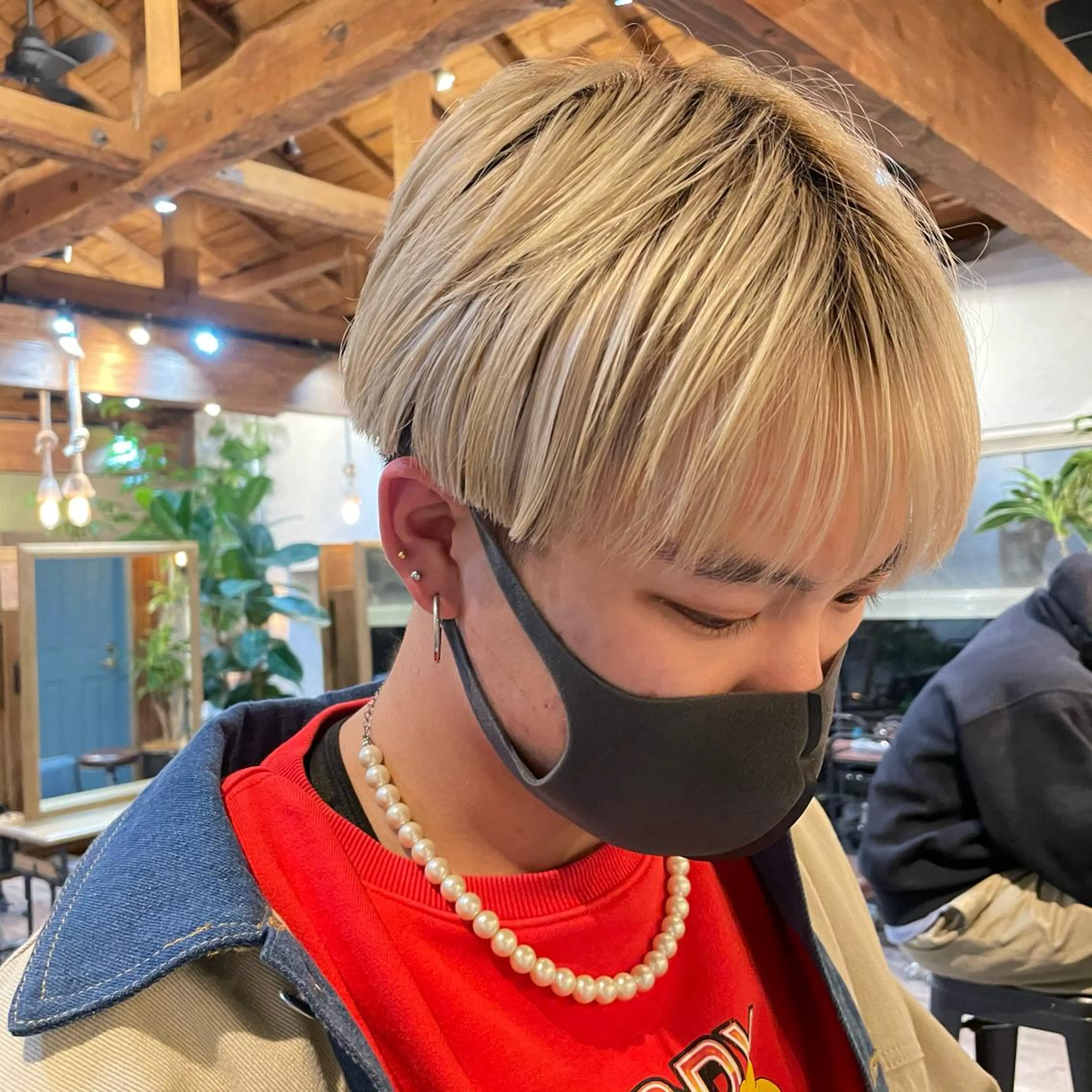 カラー メンズ 切りっぱなしボブ メンズブリーチ メンズハイトーン マッシュ ブリーチ 顔周りカット× 髪質改善【リョウ】のヘアスタイル