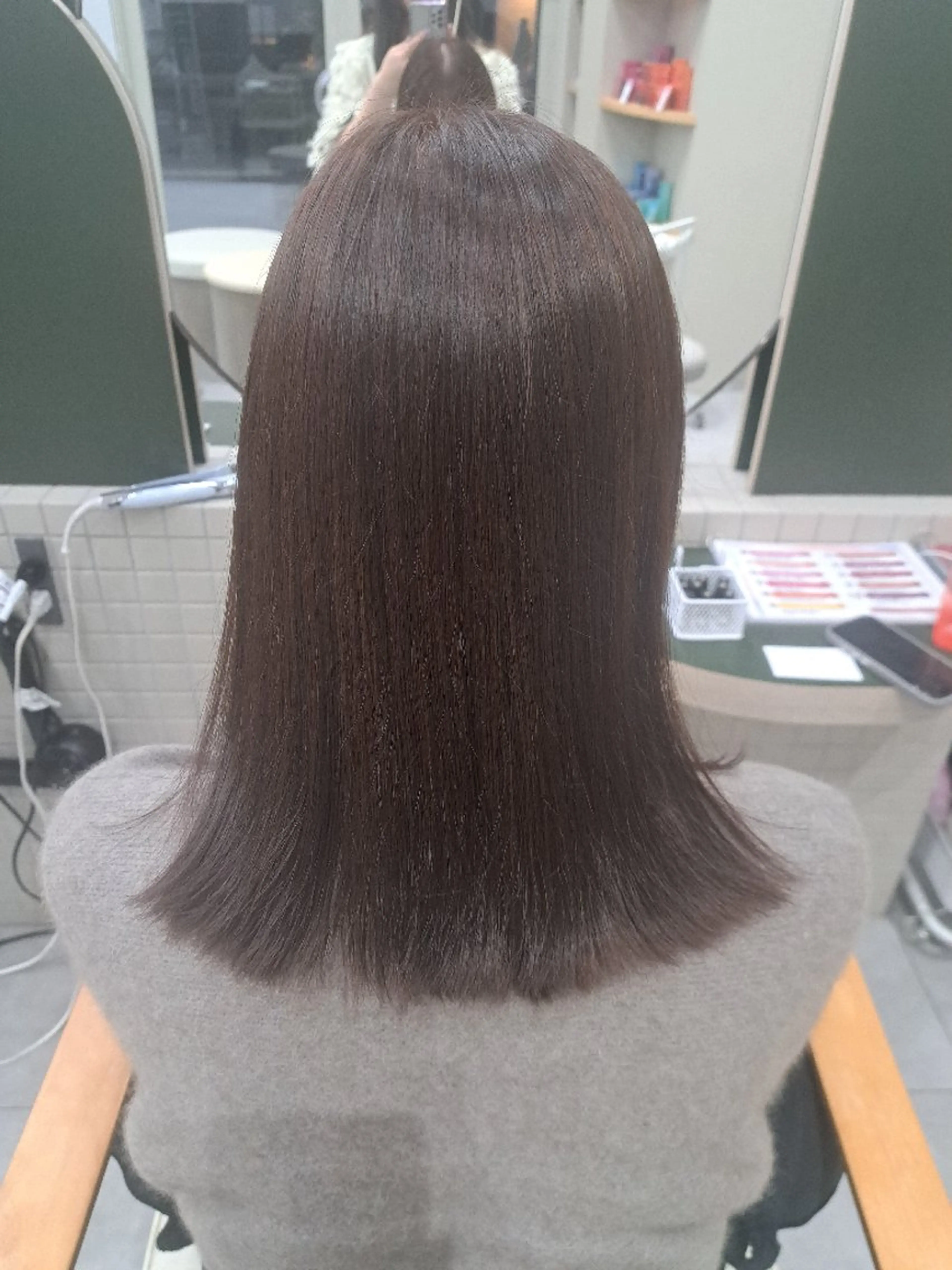 カラー セミロング ブラウンカラー ラベンダーカラー ラベンダーブラウン ヘアカラー 徳永 小想のヘアスタイル