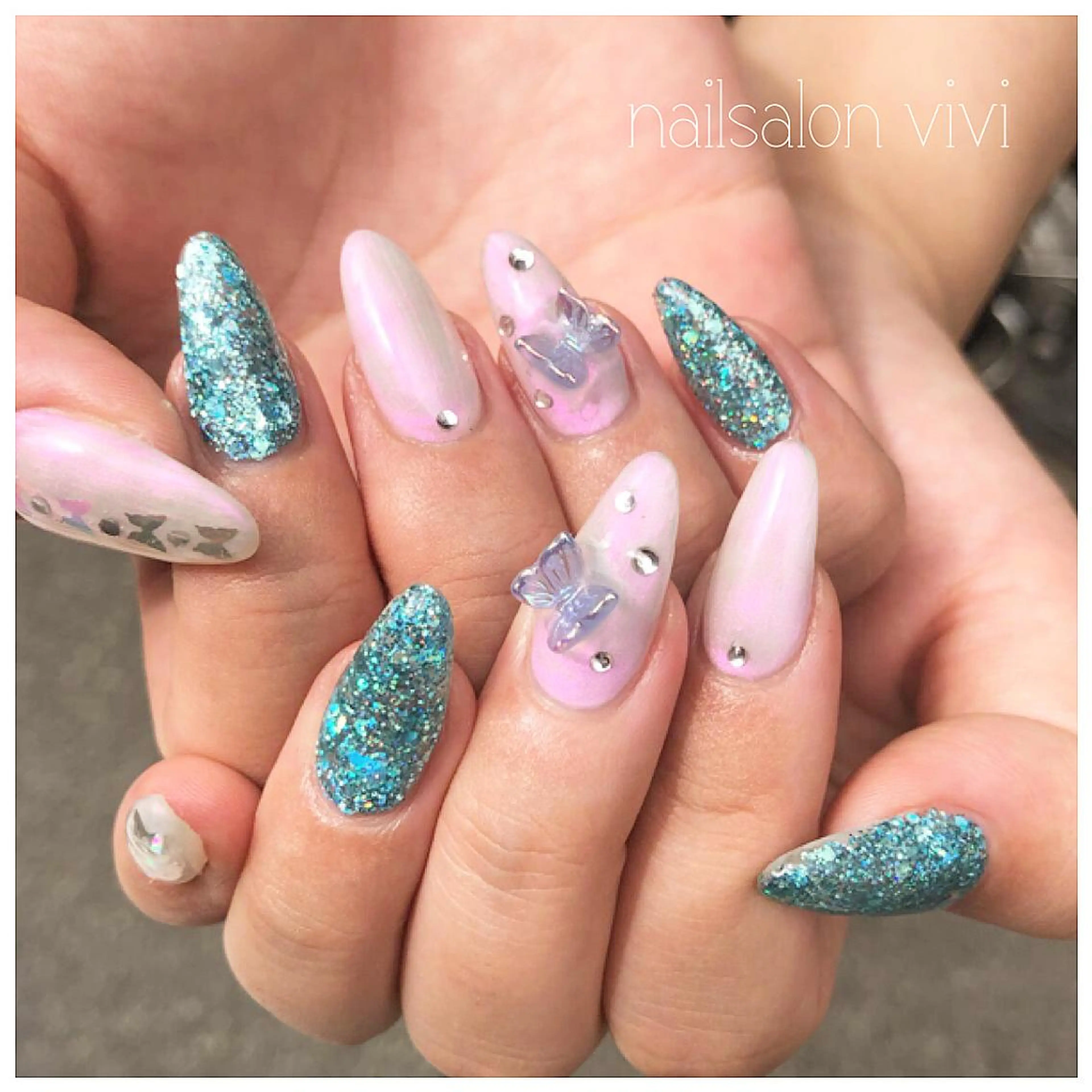ネイル ＶＩＶＩ nailsalonのネイルデザイン