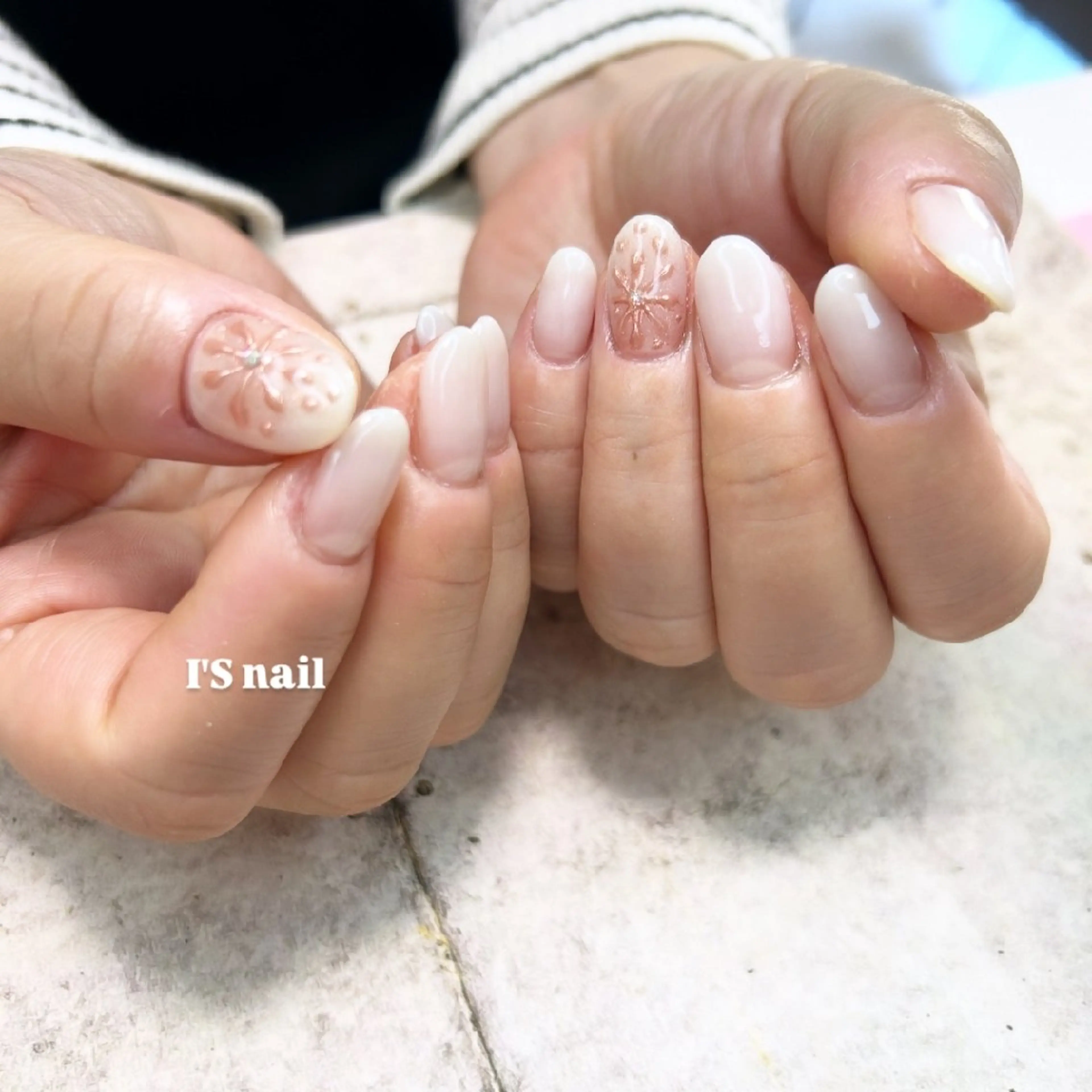 ネイル グラデーション 冬ネイル ハンドネイル I'S nail 佐野のネイルデザイン