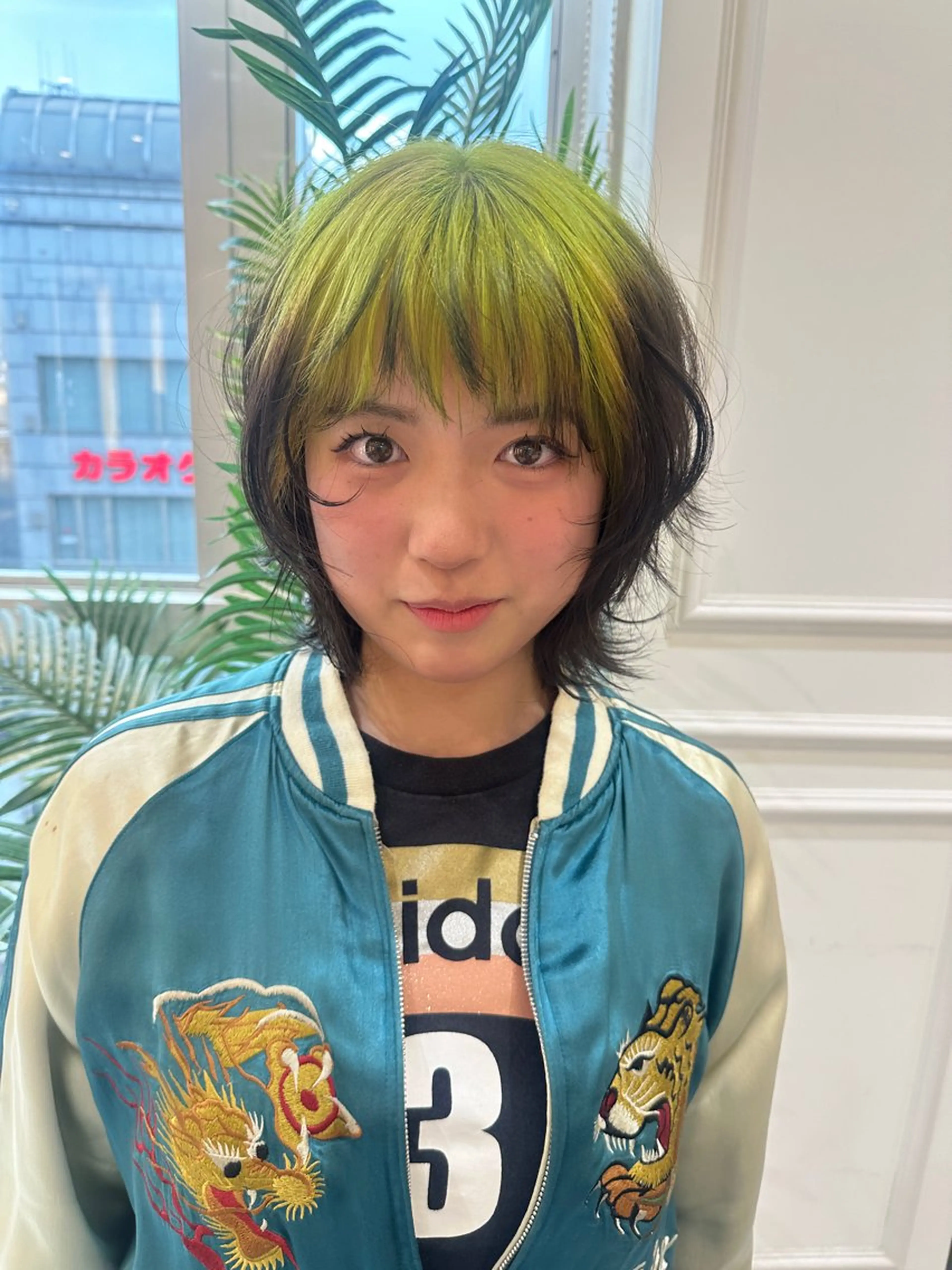 ショート カラー デザインカラー カット ヘアカラー トリートメント レイヤーカット/ ハイトーンchimiのヘアスタイル