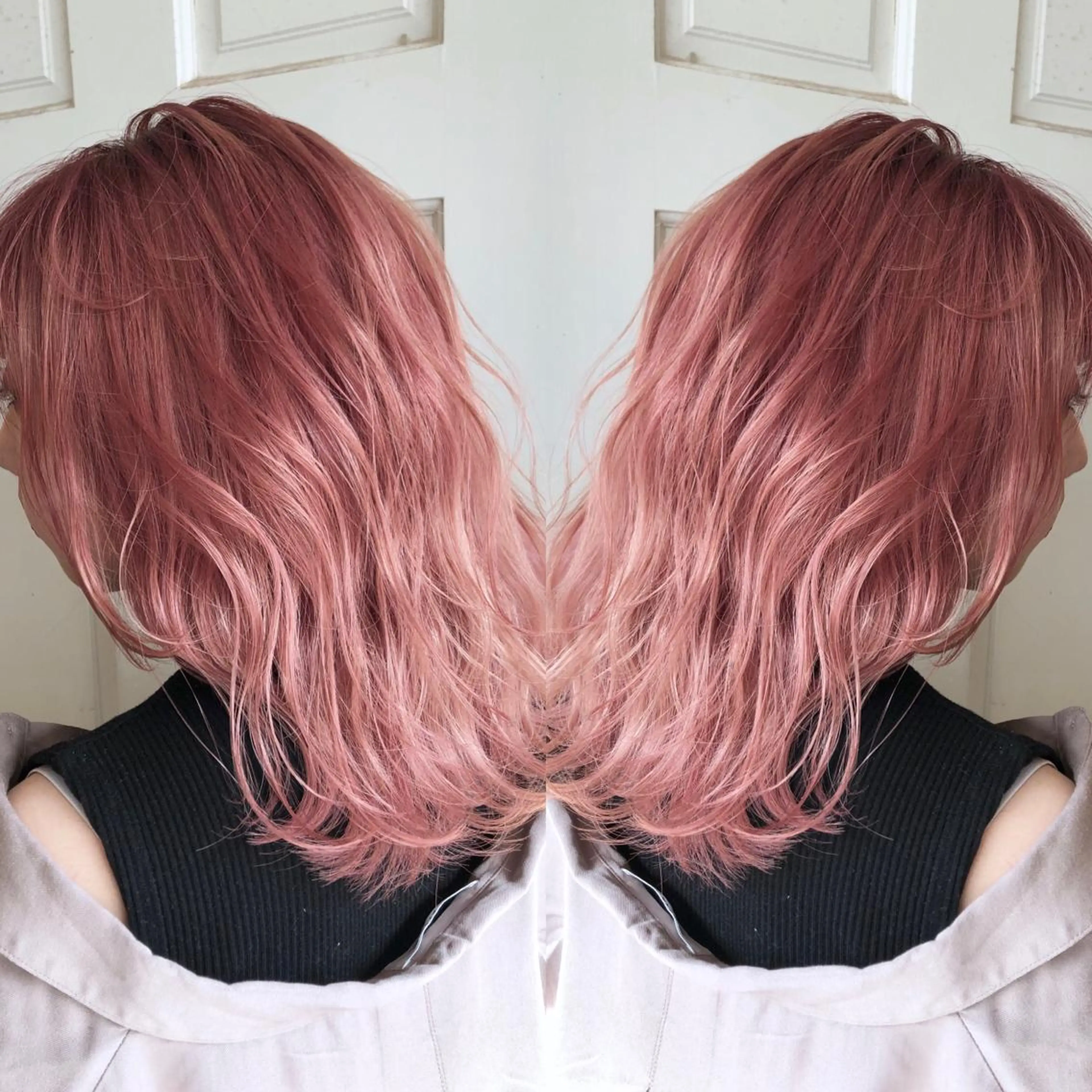 セミロング カラー 艶ハイトーンブリーチ 🌈小林侑雅のヘアスタイル