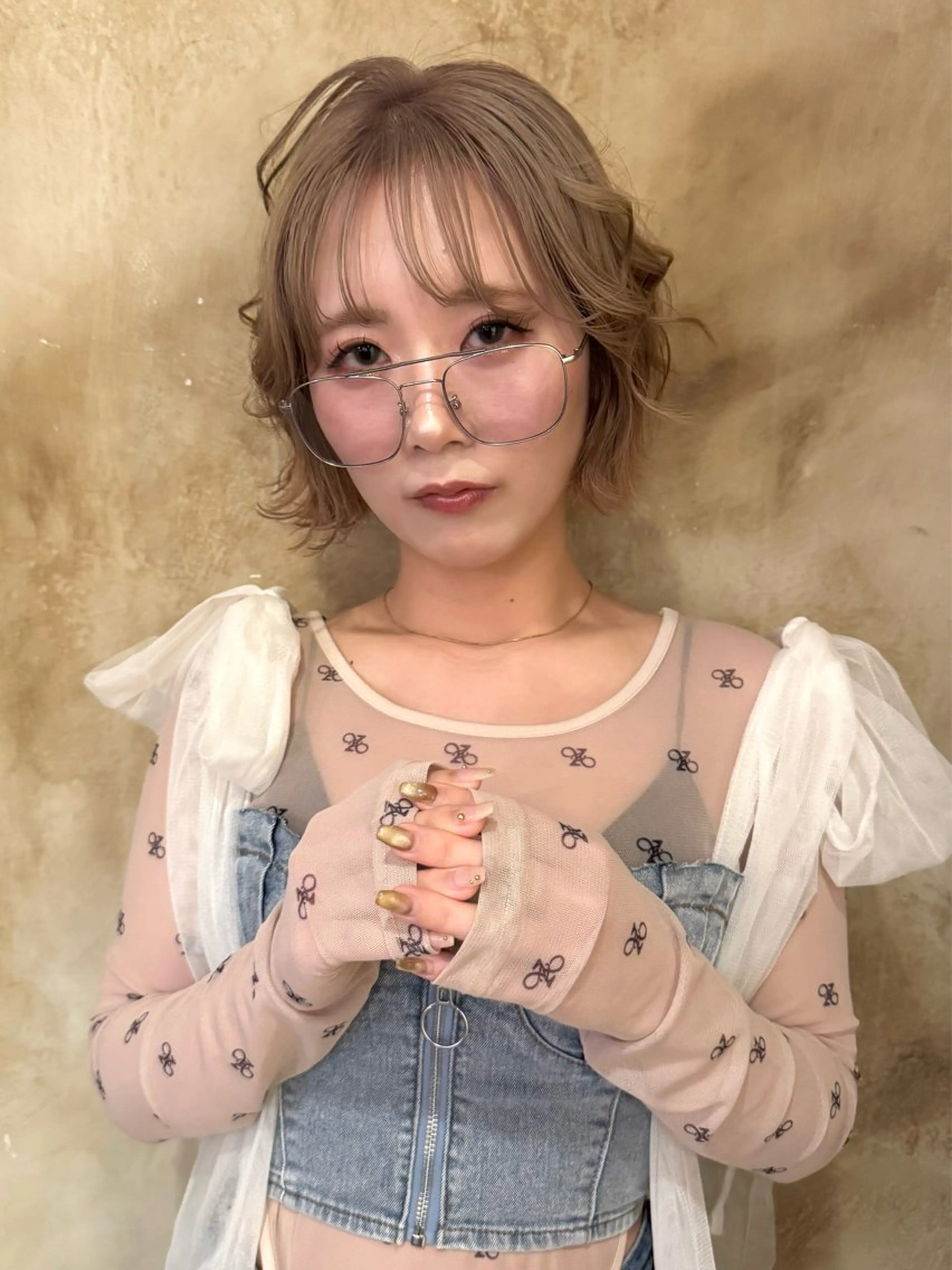 ショート カラー ブリーチ ヘアカラー lot Karen / 心斎橋のヘアスタイル