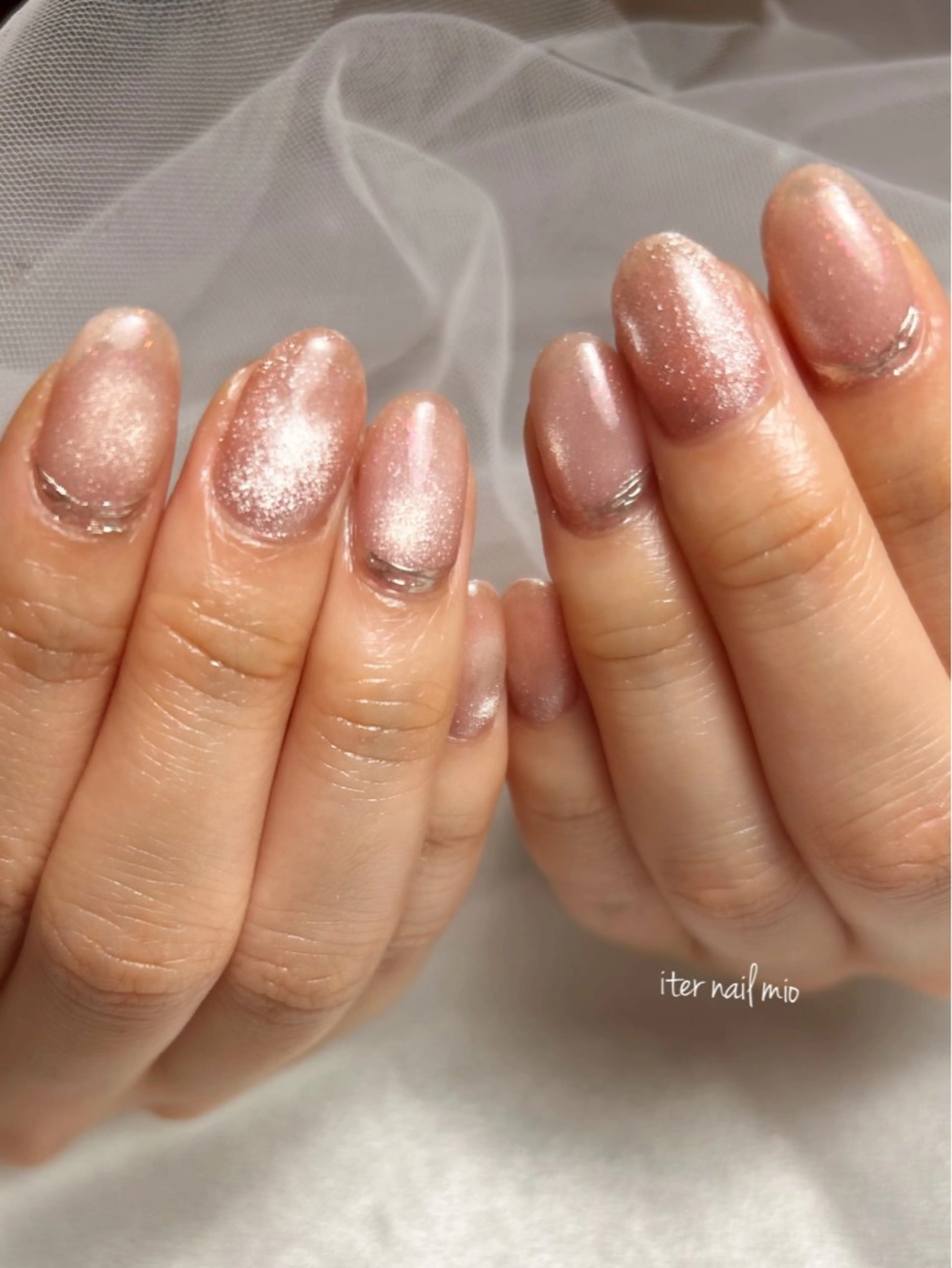 ネイル ミラーネイル シルバー ハンドネイル ITER mioのネイルデザイン