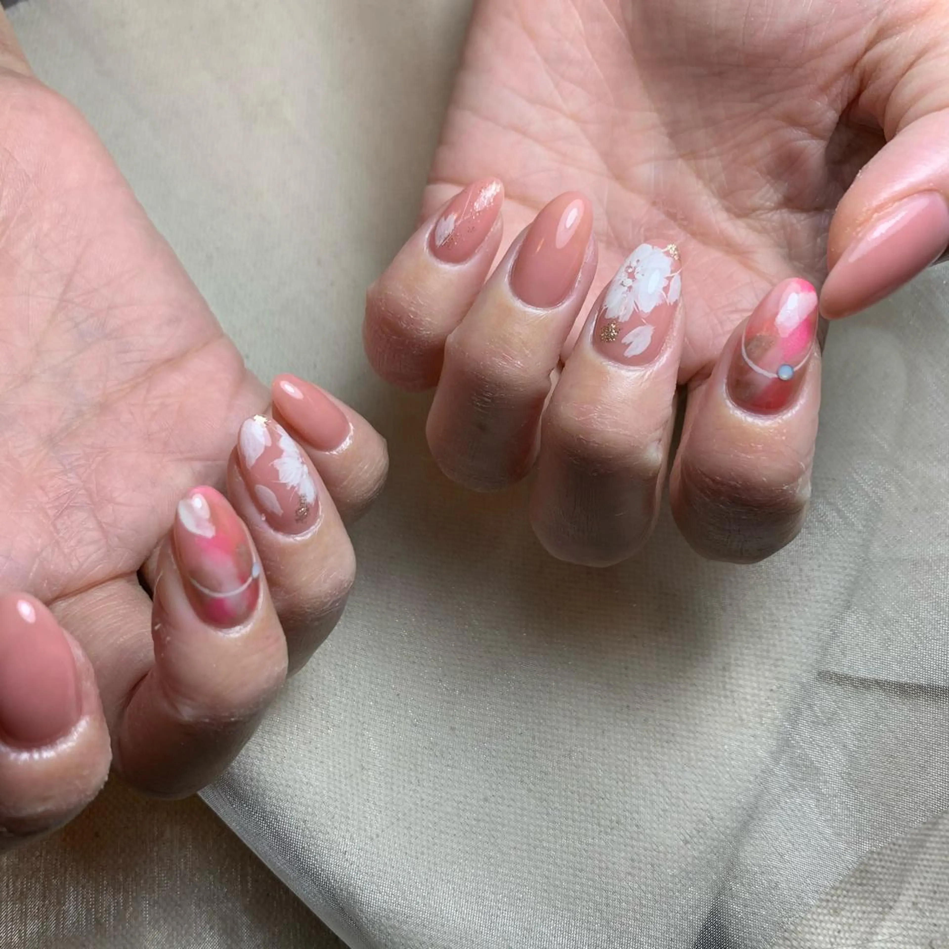 ネイル repos~ルポ~所属・里見 麗のネイルデザイン