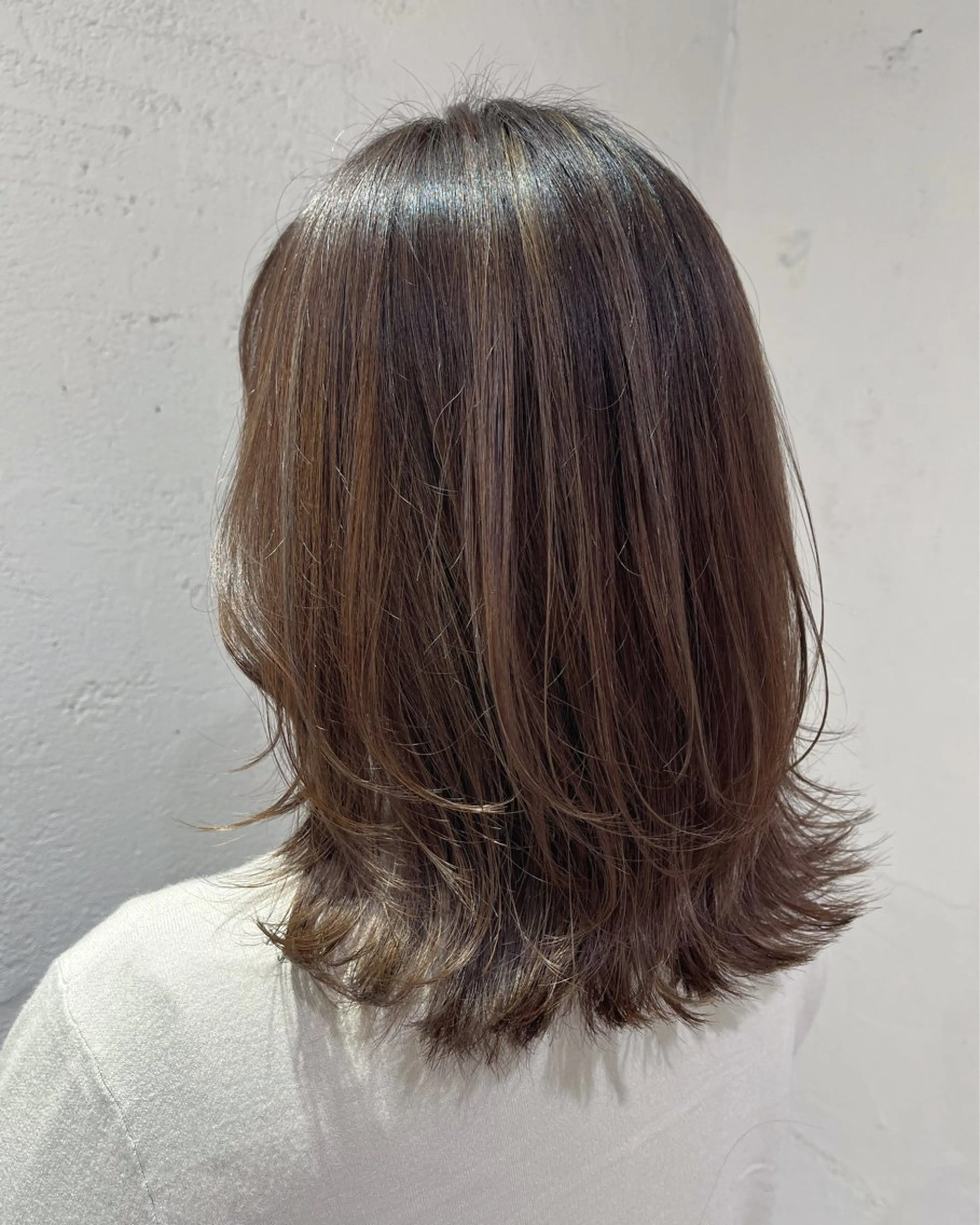 ミディアム カラー バレイヤージュ グラデーションカラー ハイライトカラー ハイライト レイヤーカット サソウ ユリエ🥥のヘアスタイル